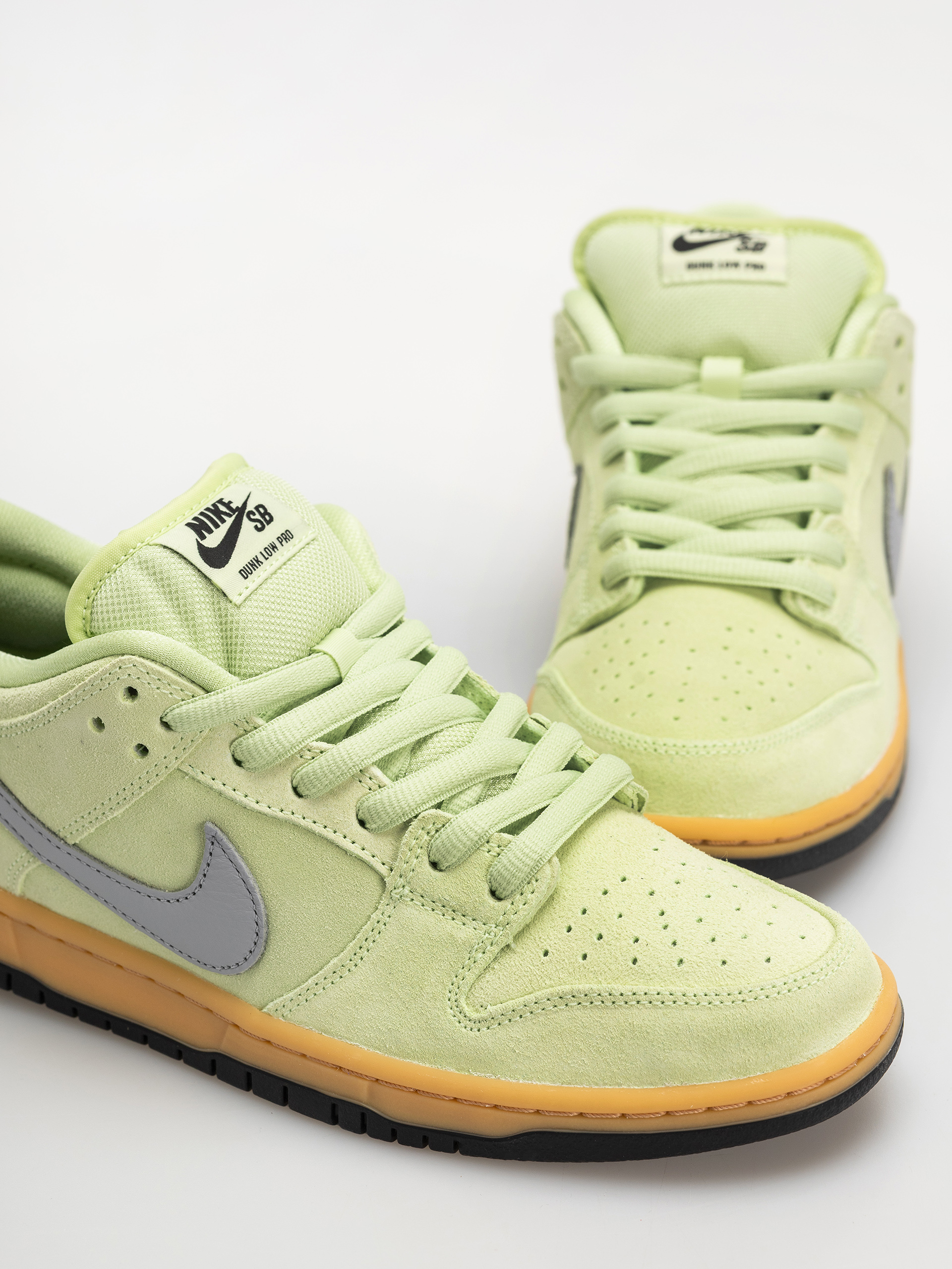 Обувки Nike SB Dunk Low Pro Prm (lt liquid lime/wolf grey black)