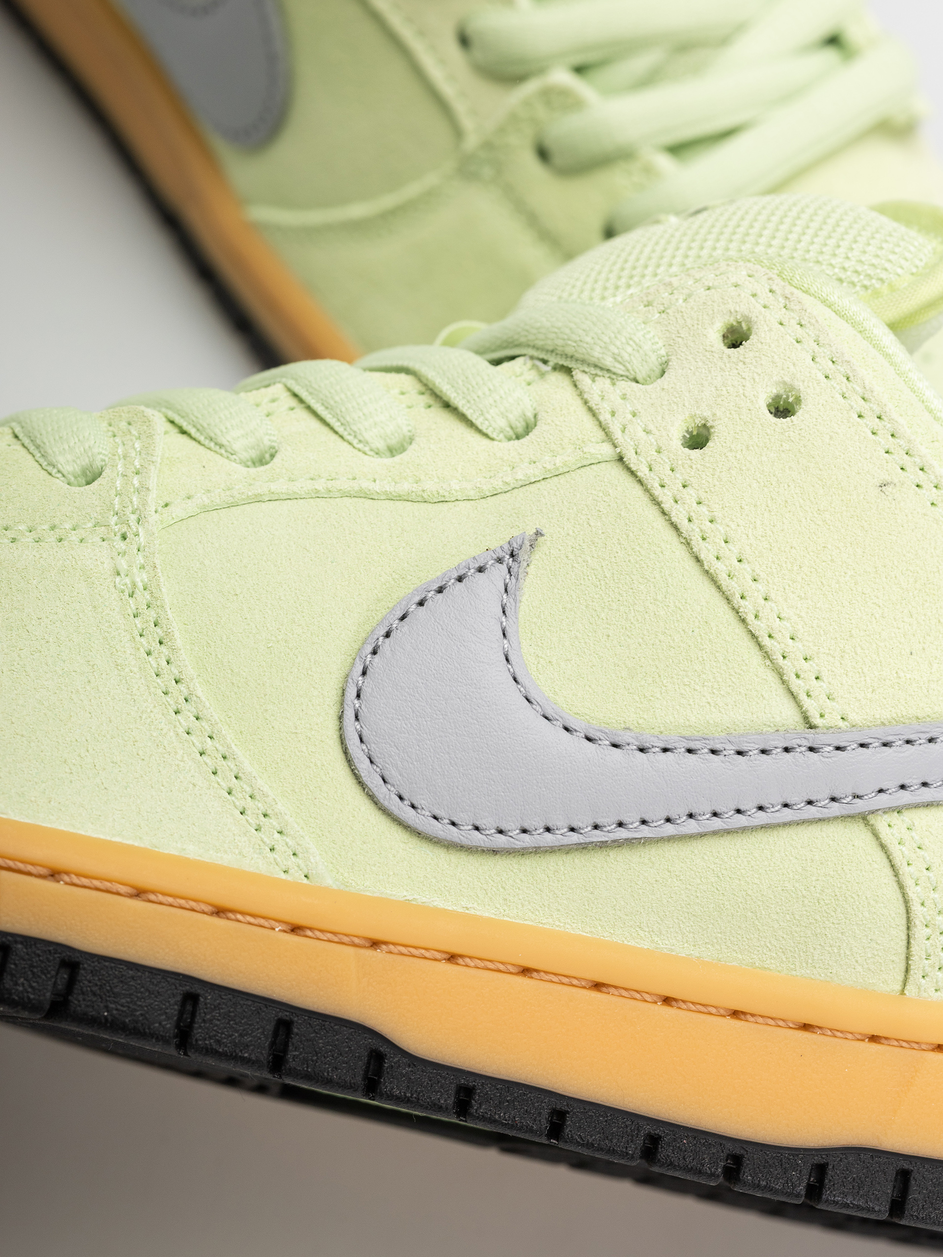 Обувки Nike SB Dunk Low Pro Prm (lt liquid lime/wolf grey black)