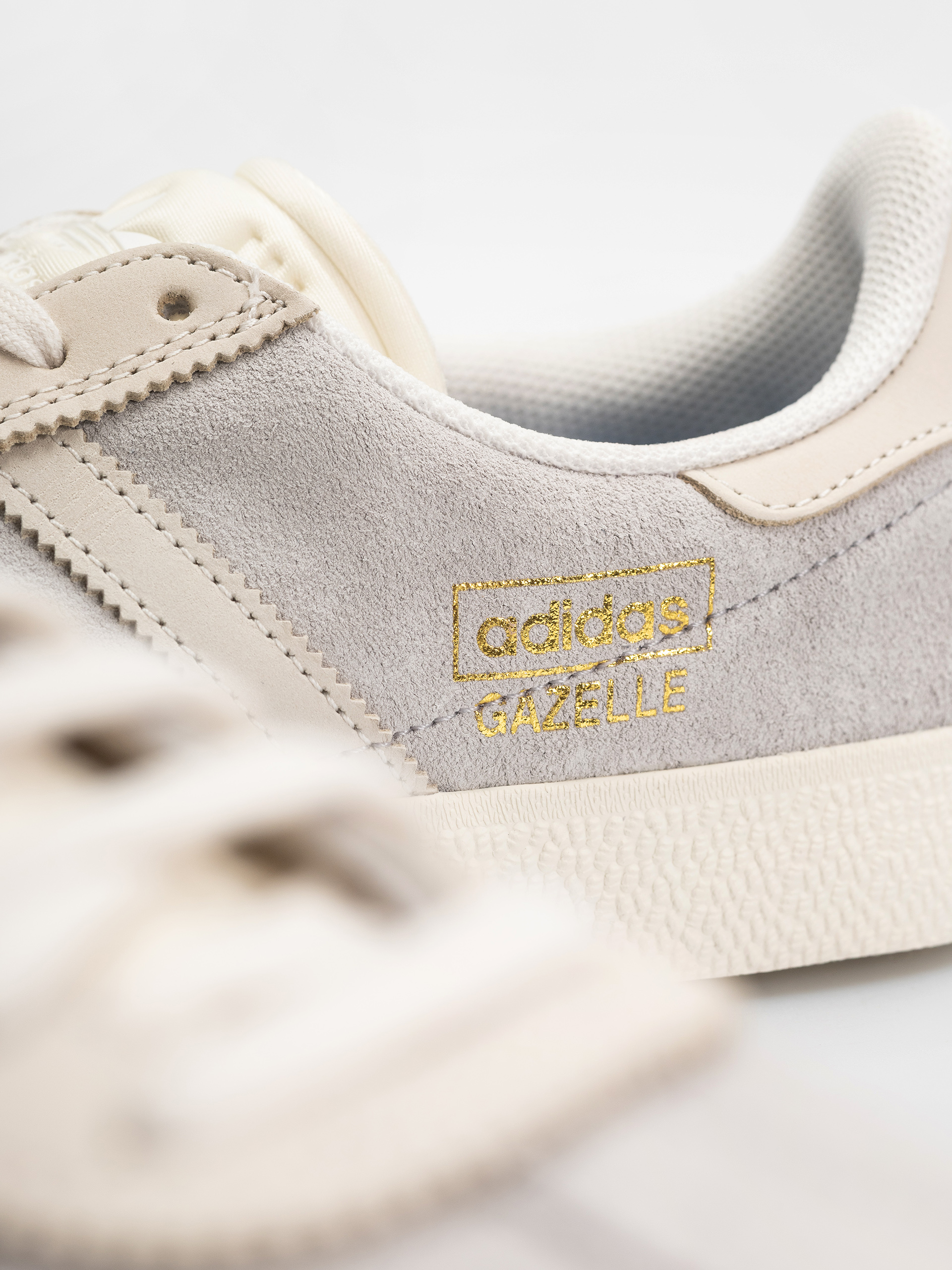 Обувки adidas Gazelle Adv (gretwo/cwhite/goldmt)