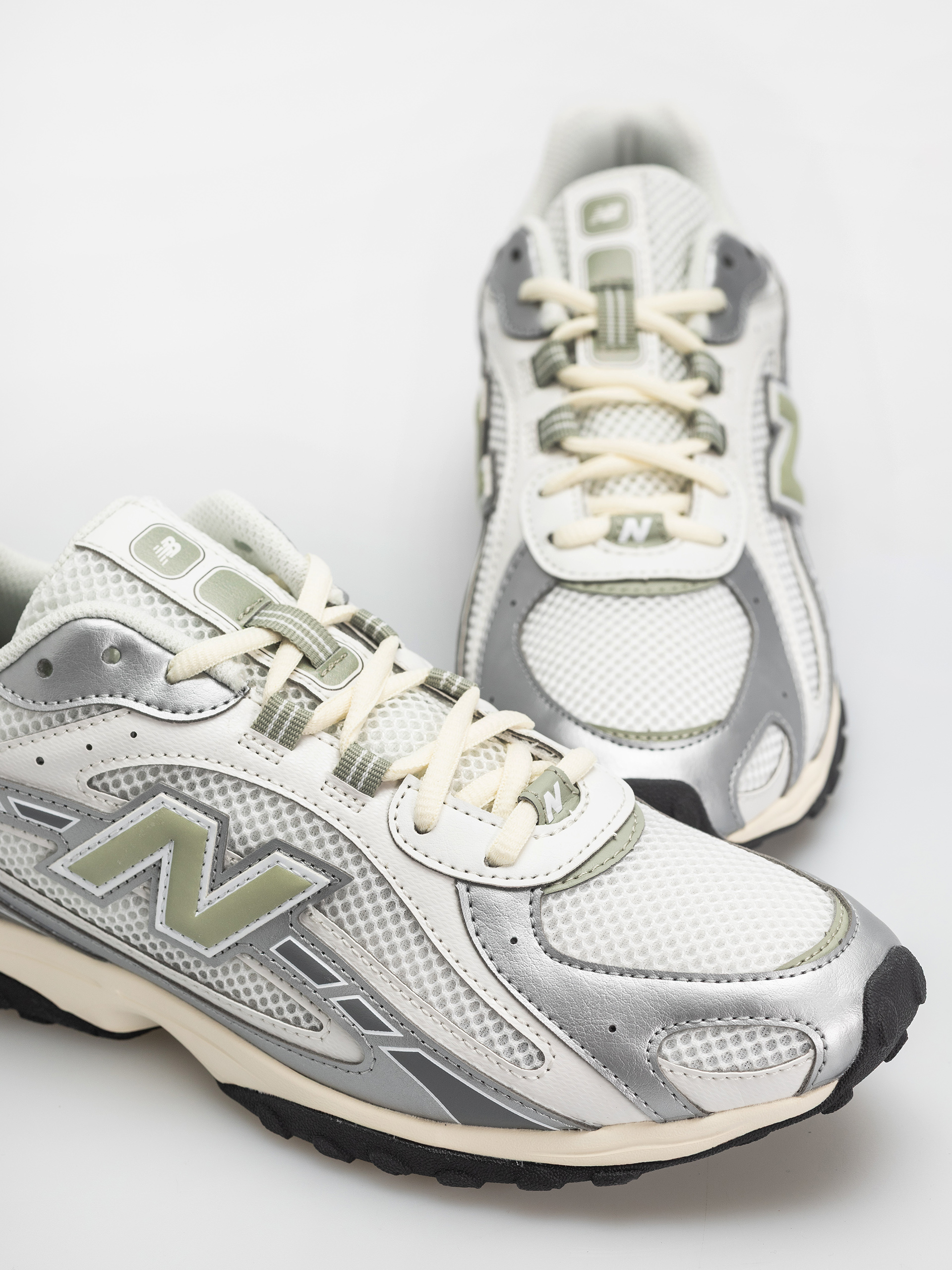 Обувки New Balance 204 (silver metallic/garter snake swb)