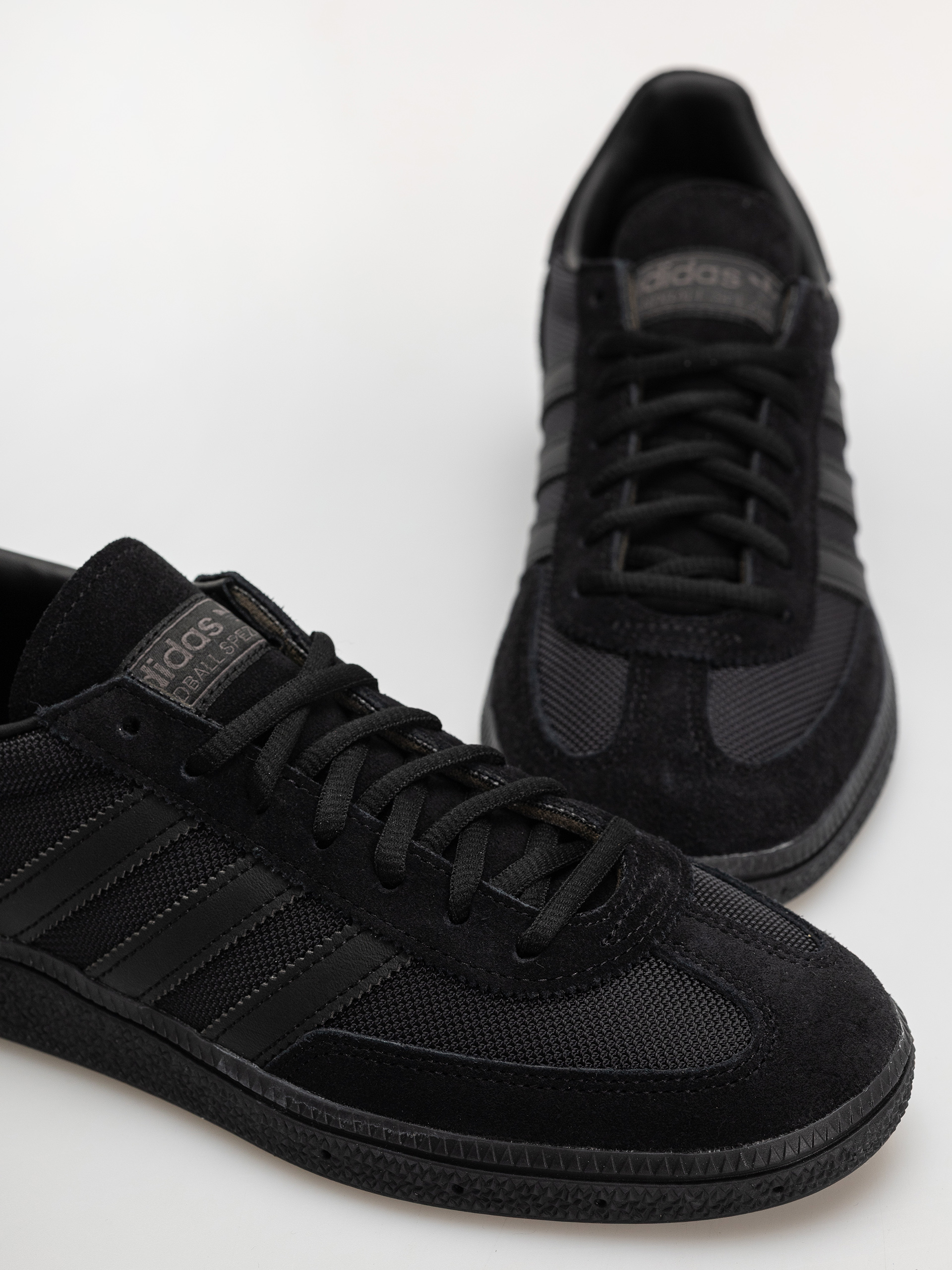 Обувки adidas Handball Spezial (core black/core black/carbon)