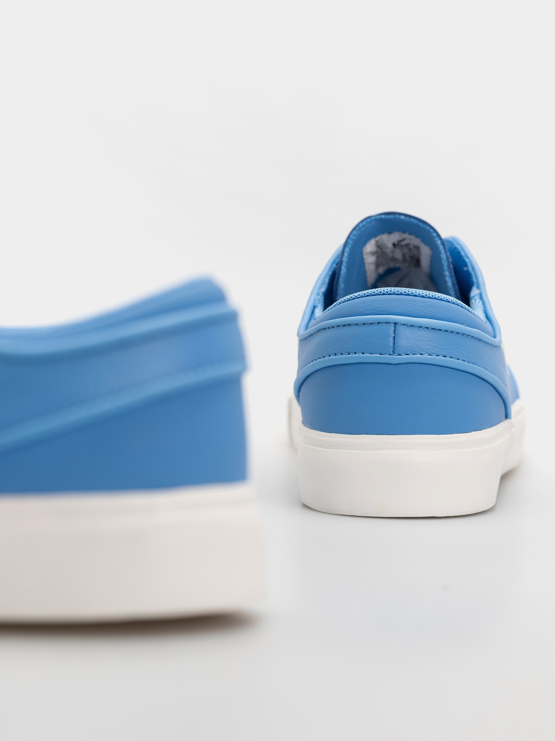 Обувки Nike SB Zoom Janoski OG+ ISO (university blue/sail university blue)