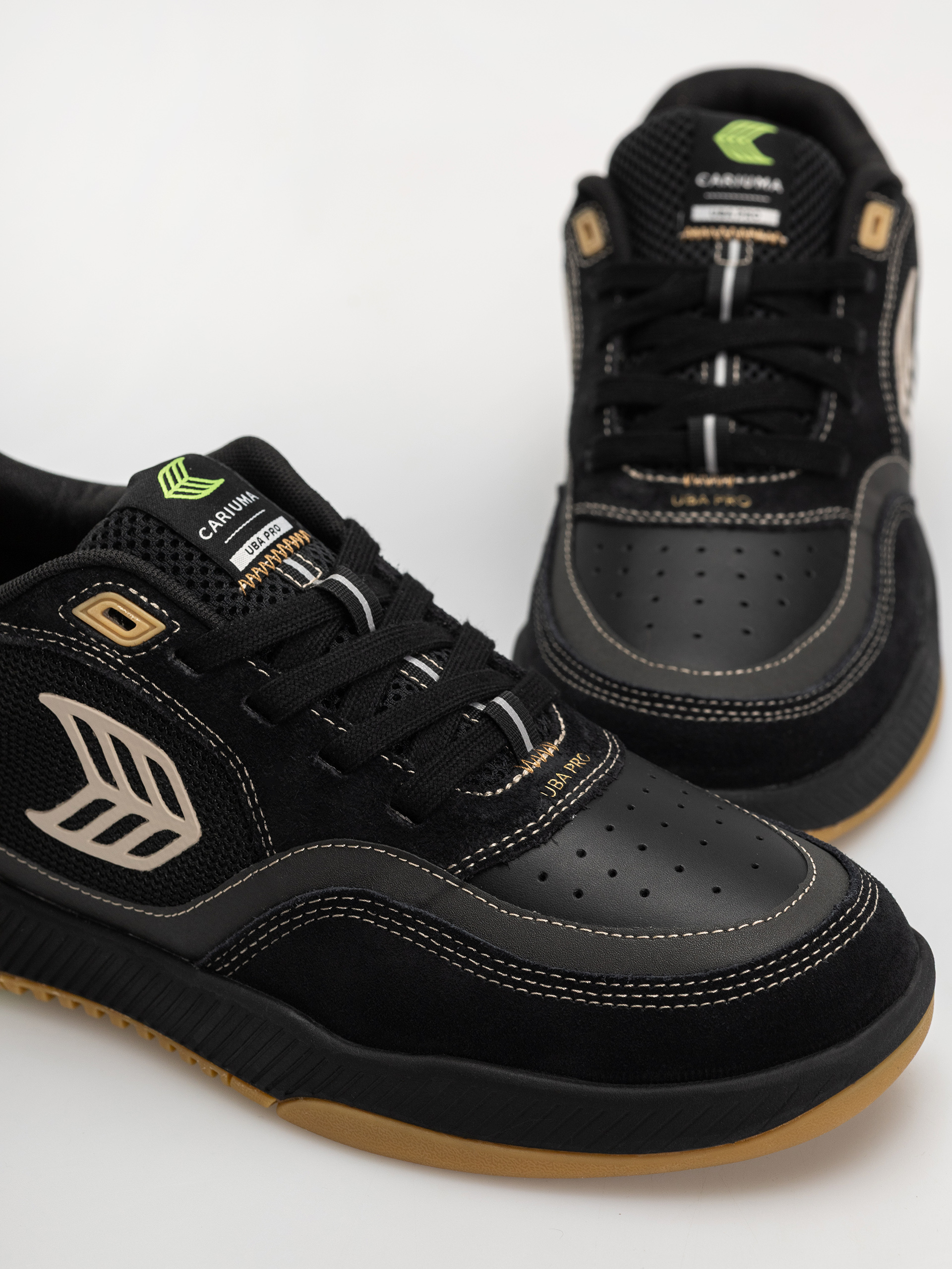 Обувки Cariuma Uba Pro (black suede and mesh silver cloud logo)