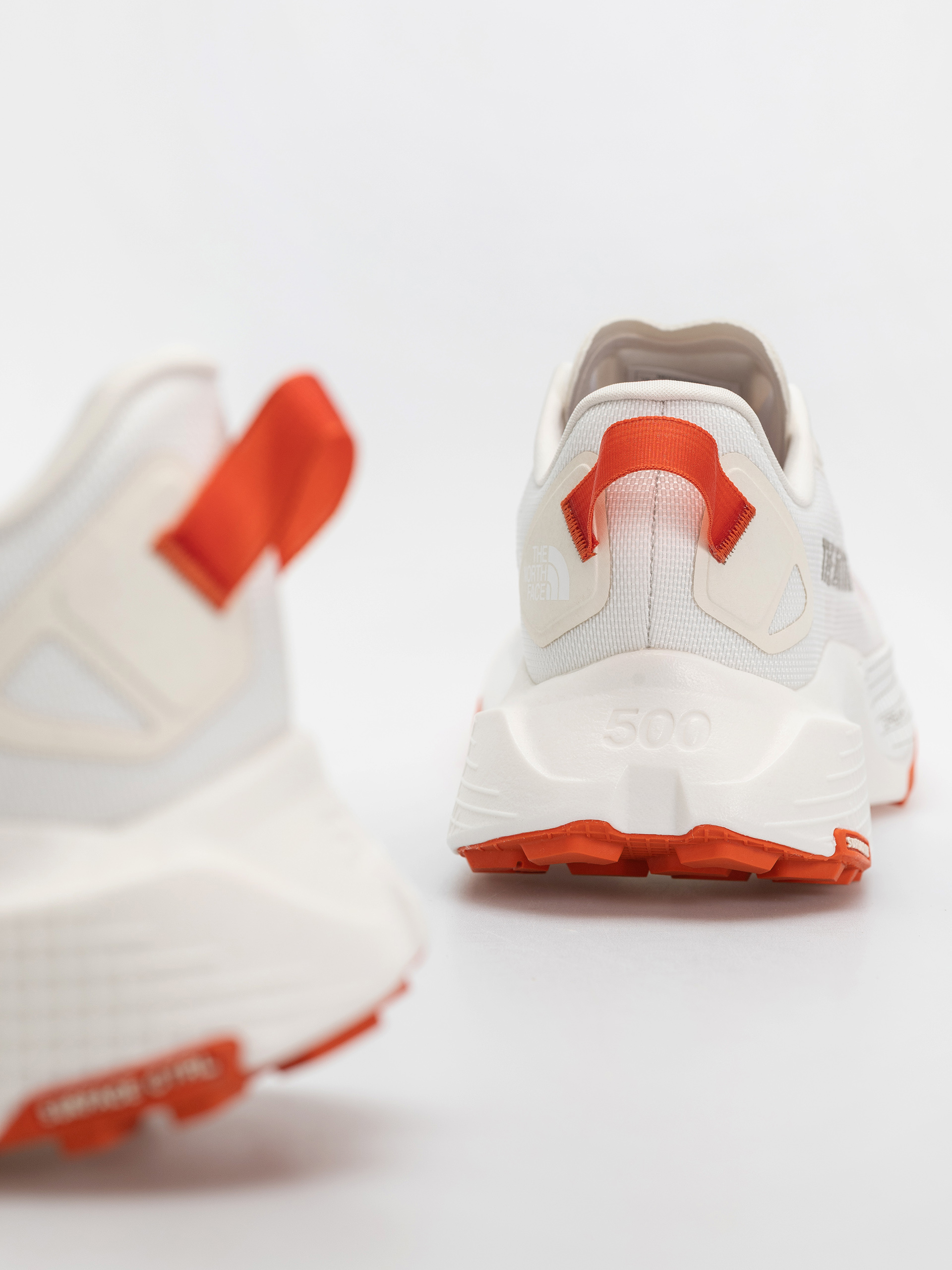 Обувки The North Face Altamesa 500 V2 (tnf white/lava)