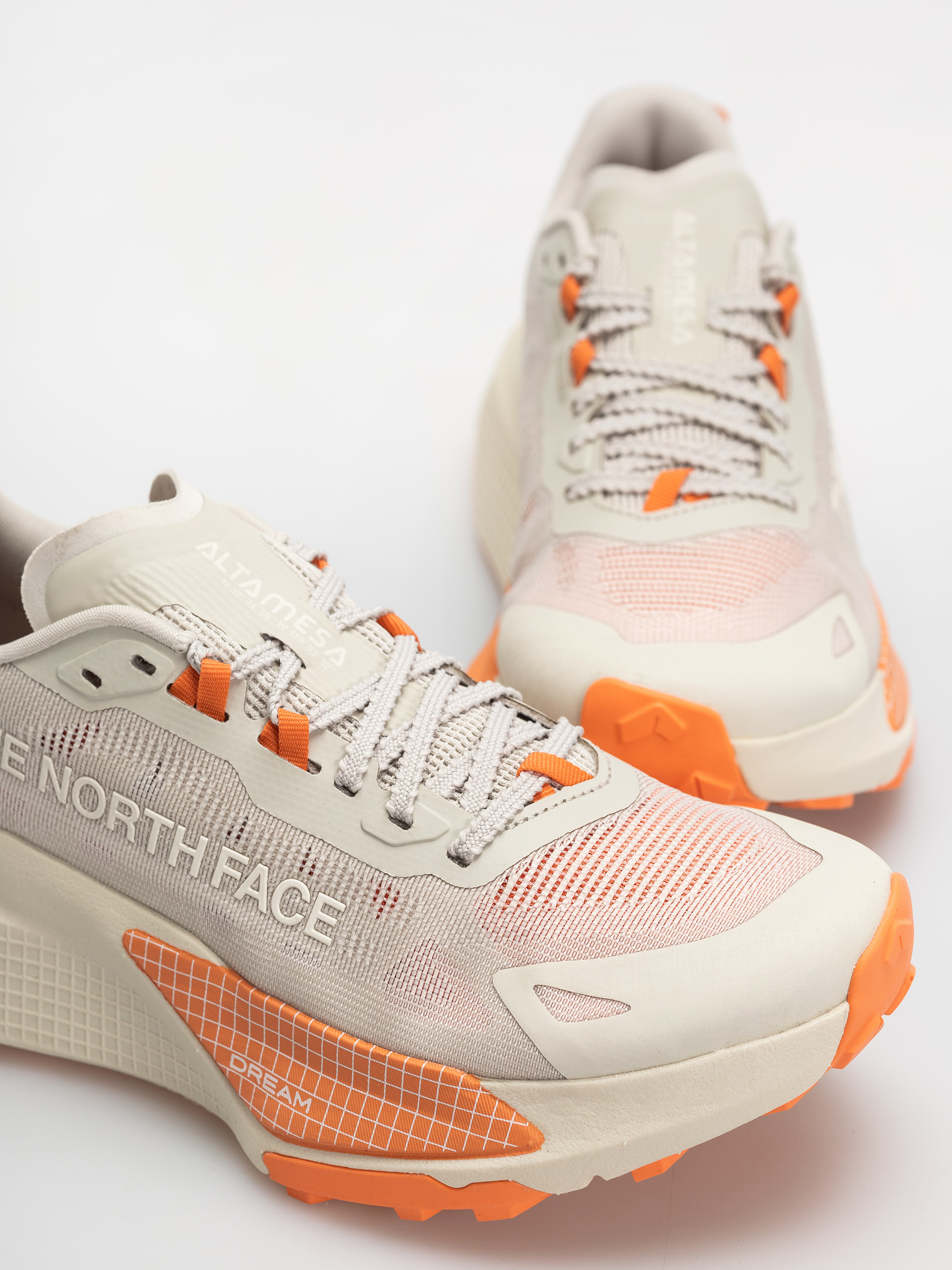 Обувки The North Face Altamesa 500 V2 Wmn (calacatta/citru)