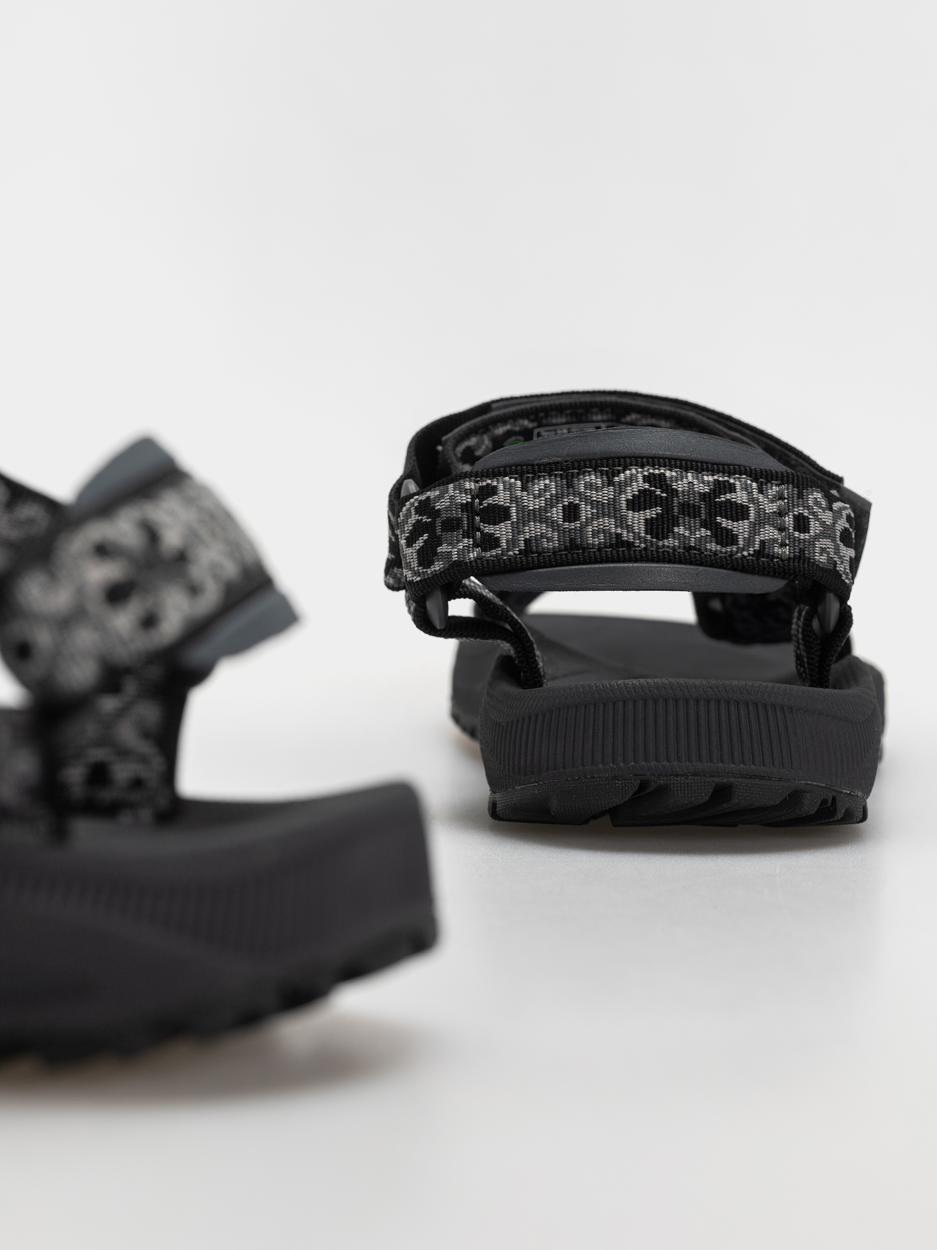 Сандали Teva Winsted Wmn (archive floral black/grey)