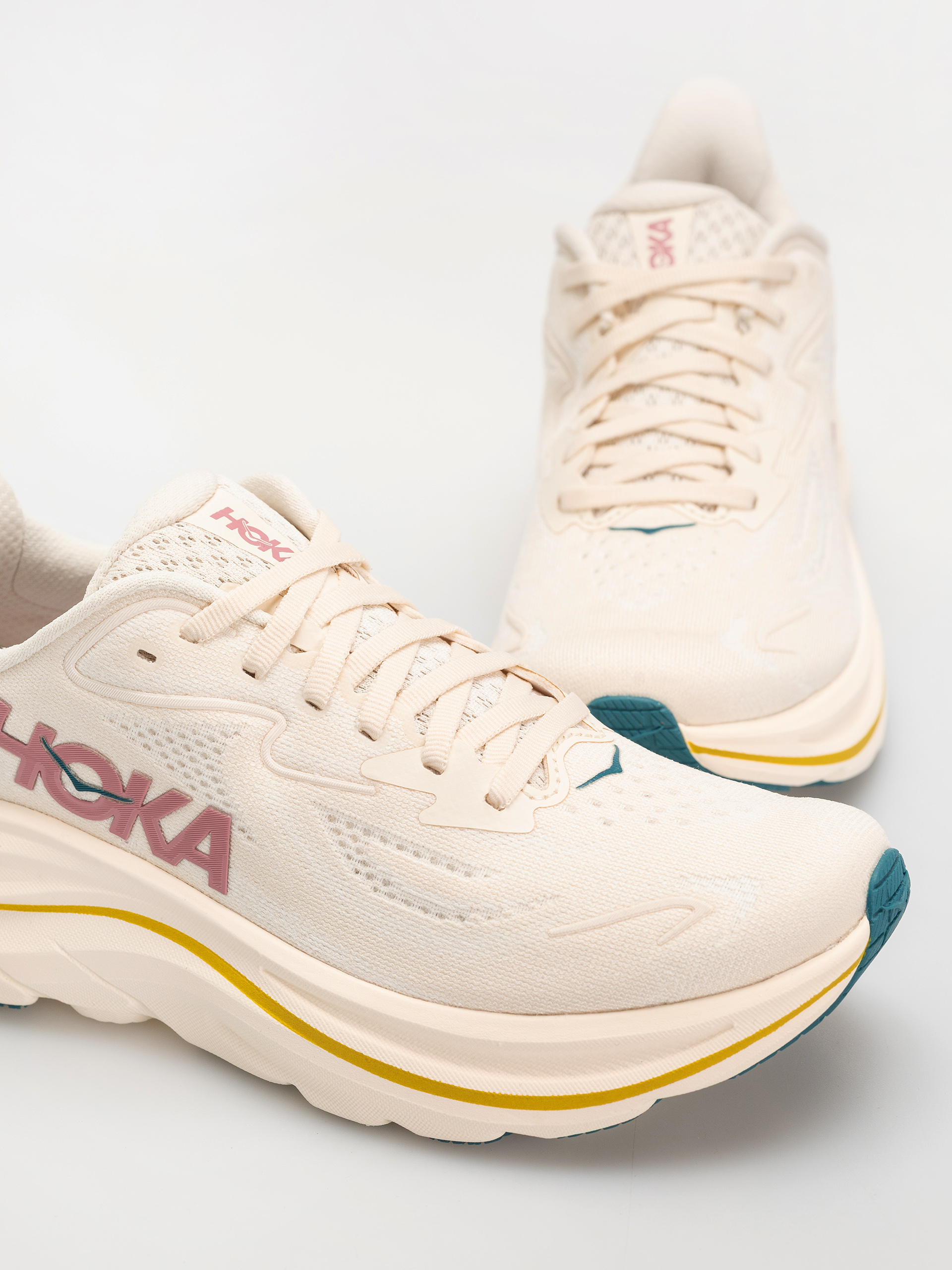 Обувки Hoka Clifton 10 Wmn (birch/alabaster)