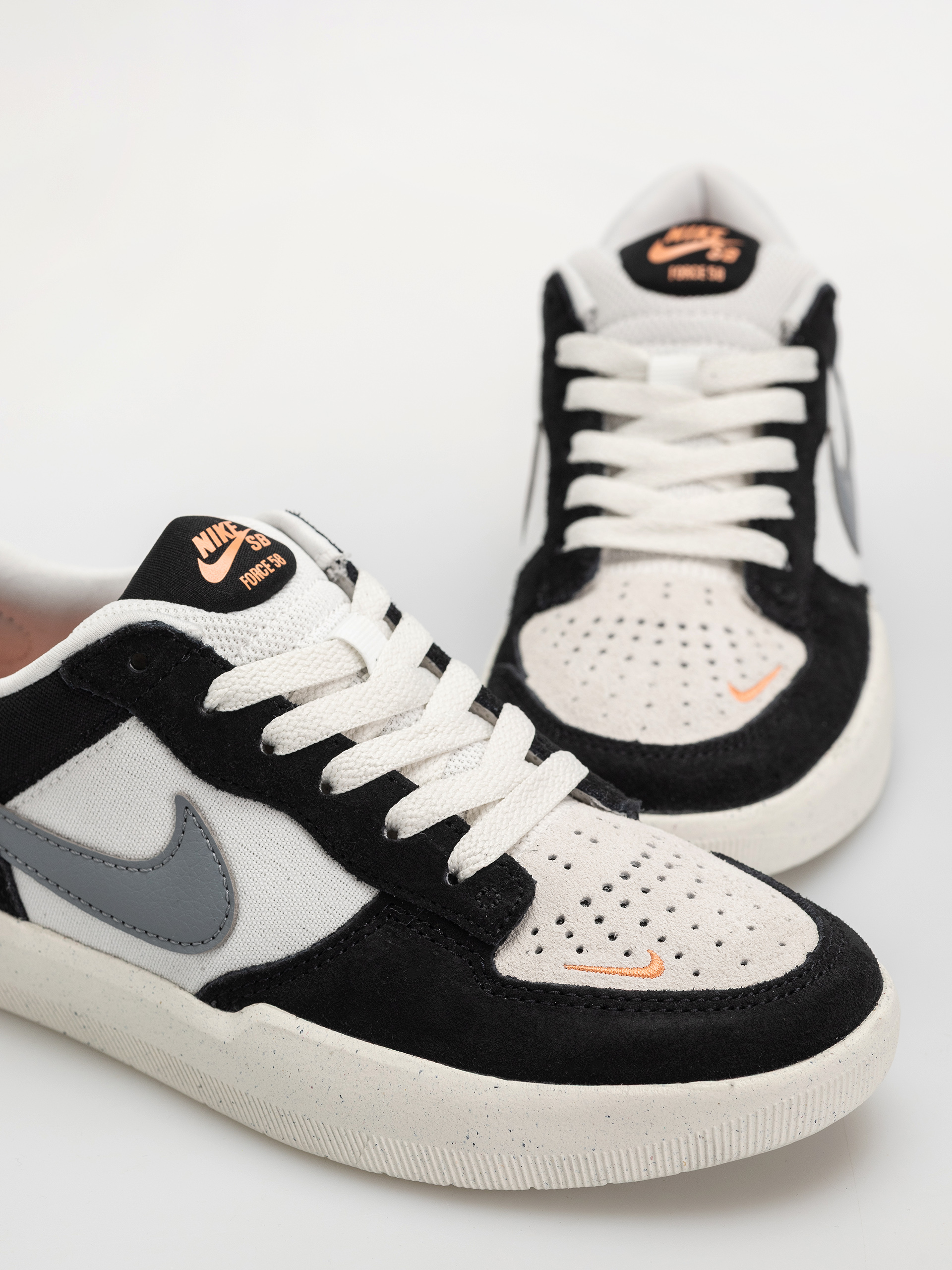 Обувки Nike SB Force 58 (black/cool grey/summit white/sail)