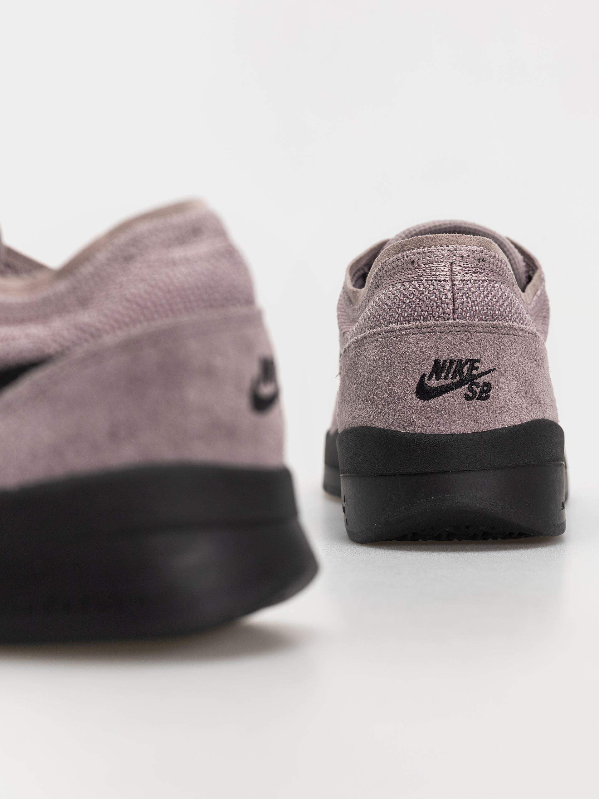 Обувки Nike SB Ps8 (lt violet ore/black/purple smoke)
