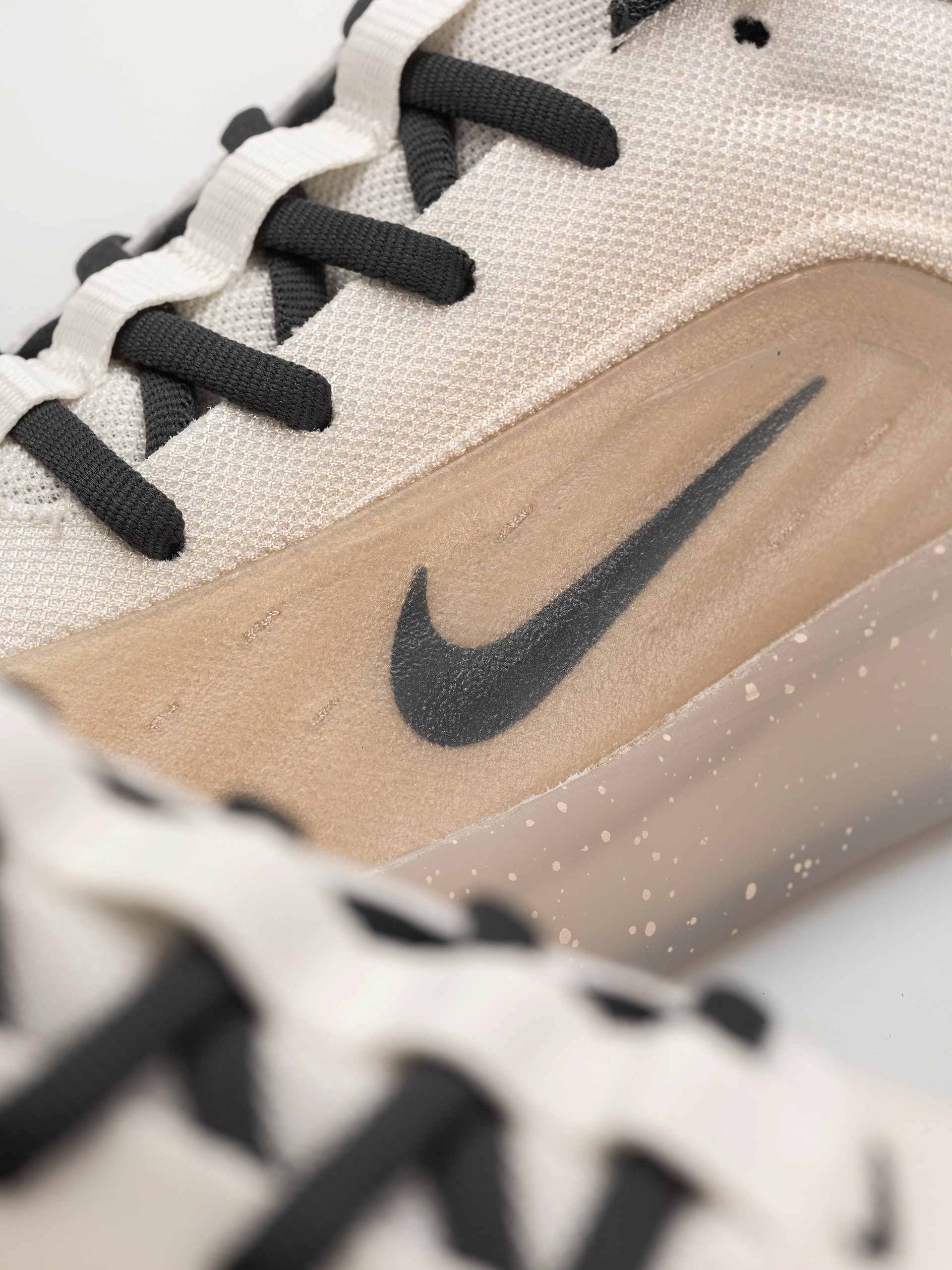 Обувки Nike SB Zoom Nyjah 4 (desert khaki/dk smoke grey)
