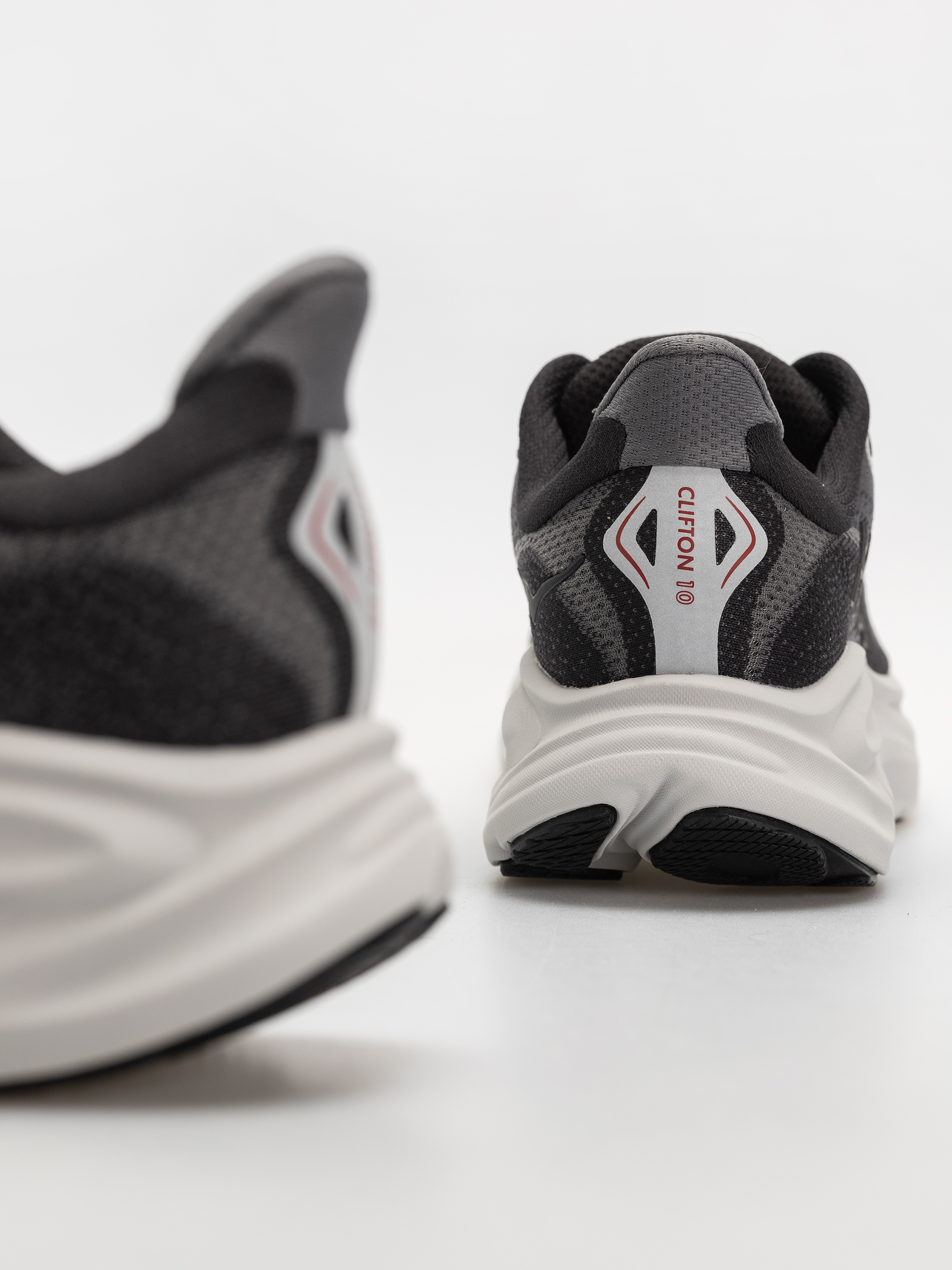 Обувки Hoka Clifton 10 (carbon black/satellite grey)
