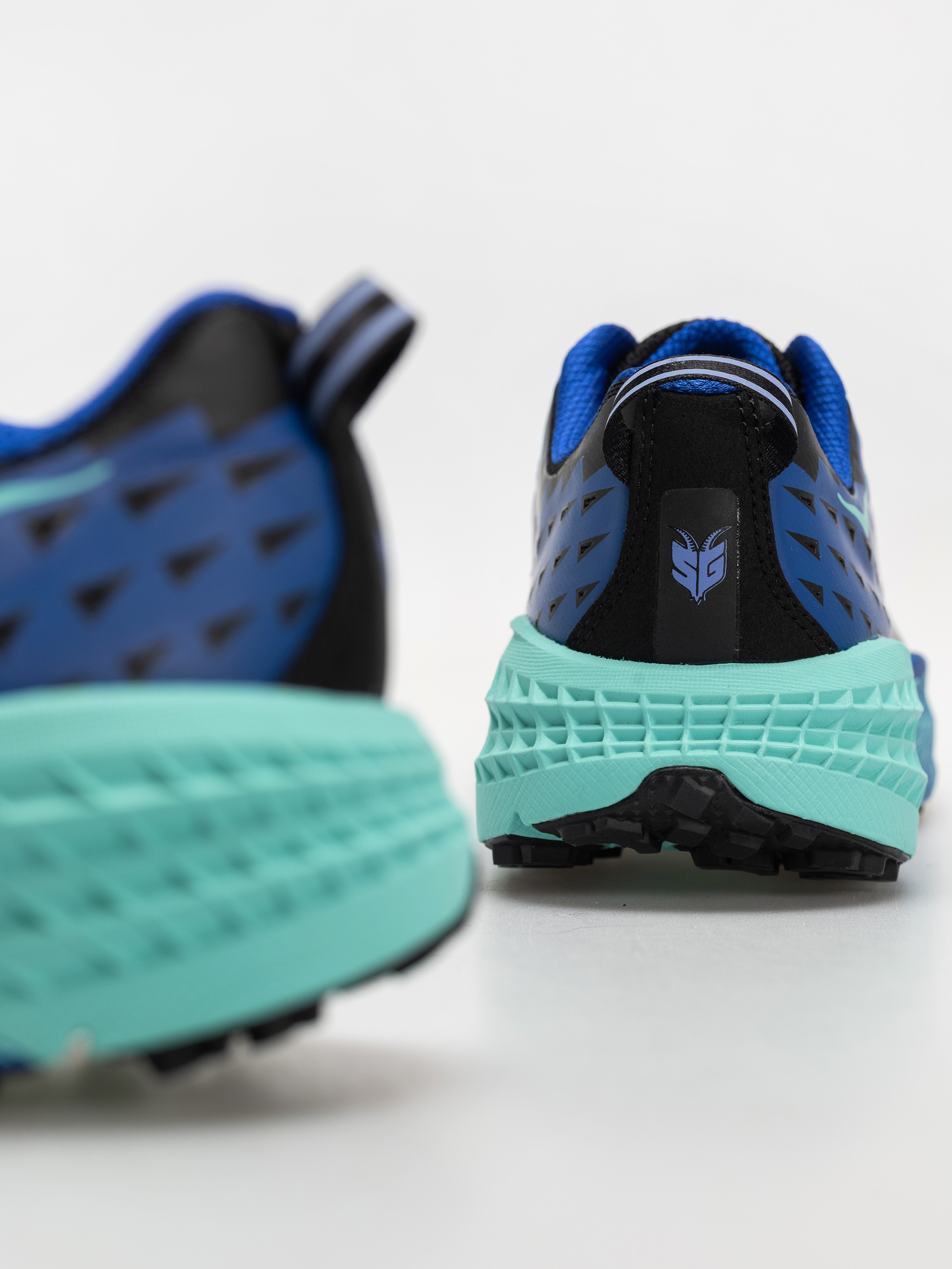 Обувки Hoka Speedgoat 2 (obsidian/ultramarine)