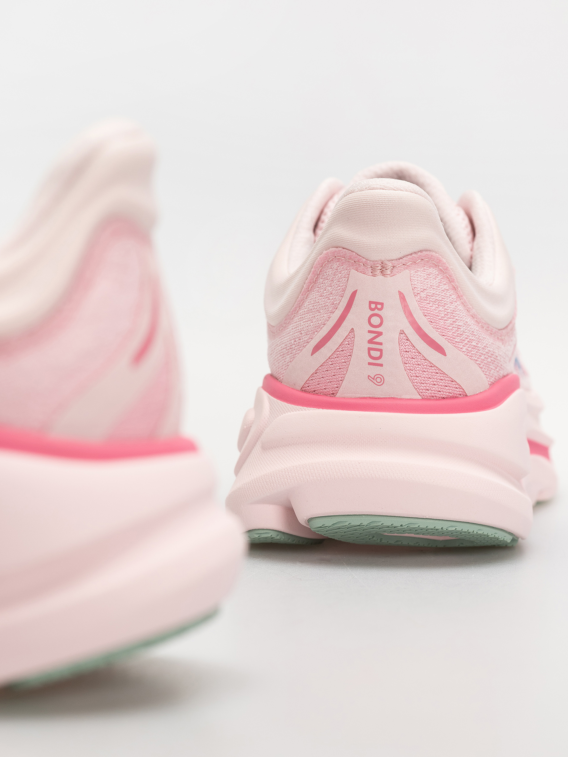Обувки Hoka Bondi 9 Wmn (rose tea/petal)