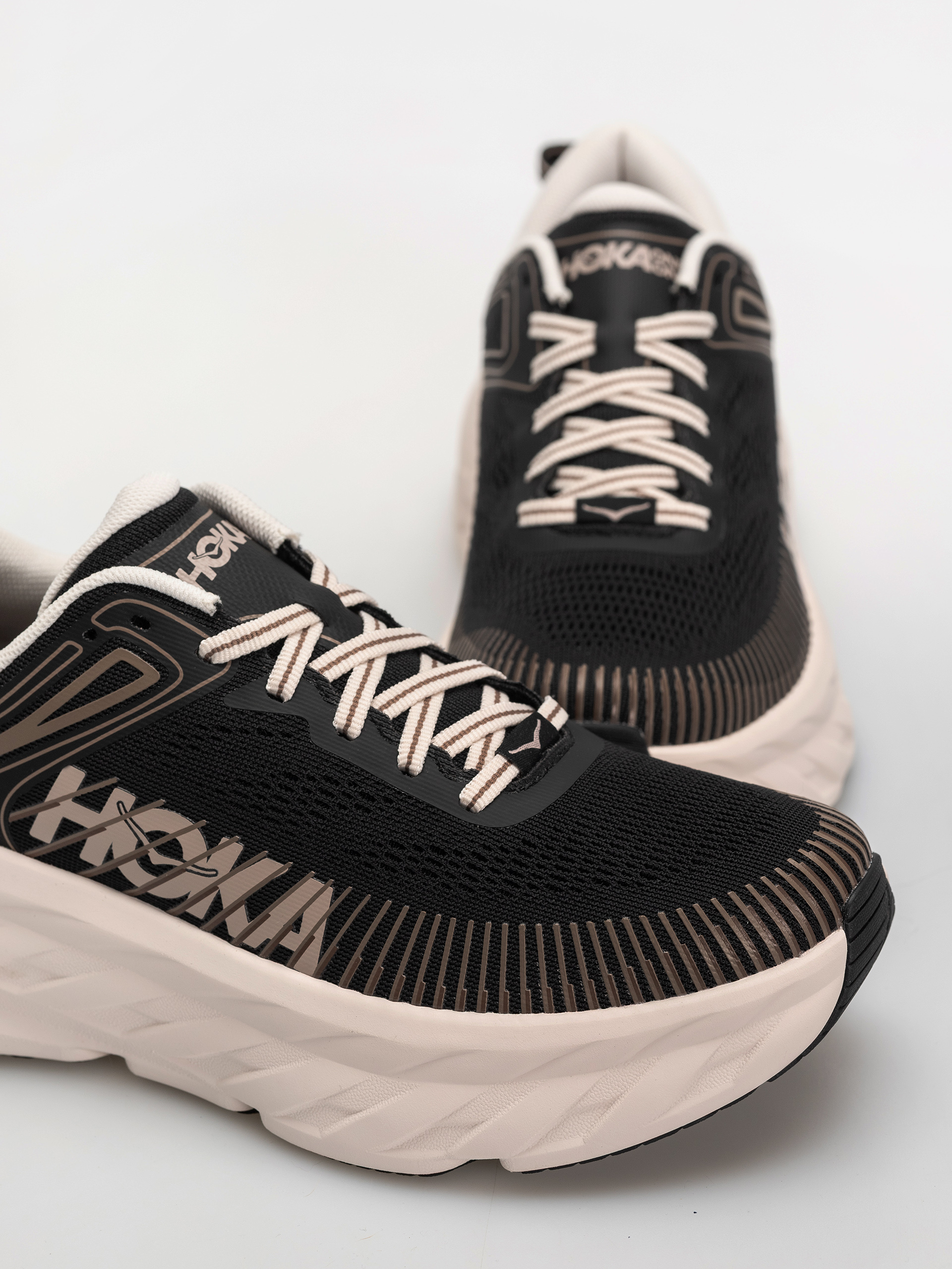 Обувки Hoka Bondi 7 Wmn (black/rose cream)