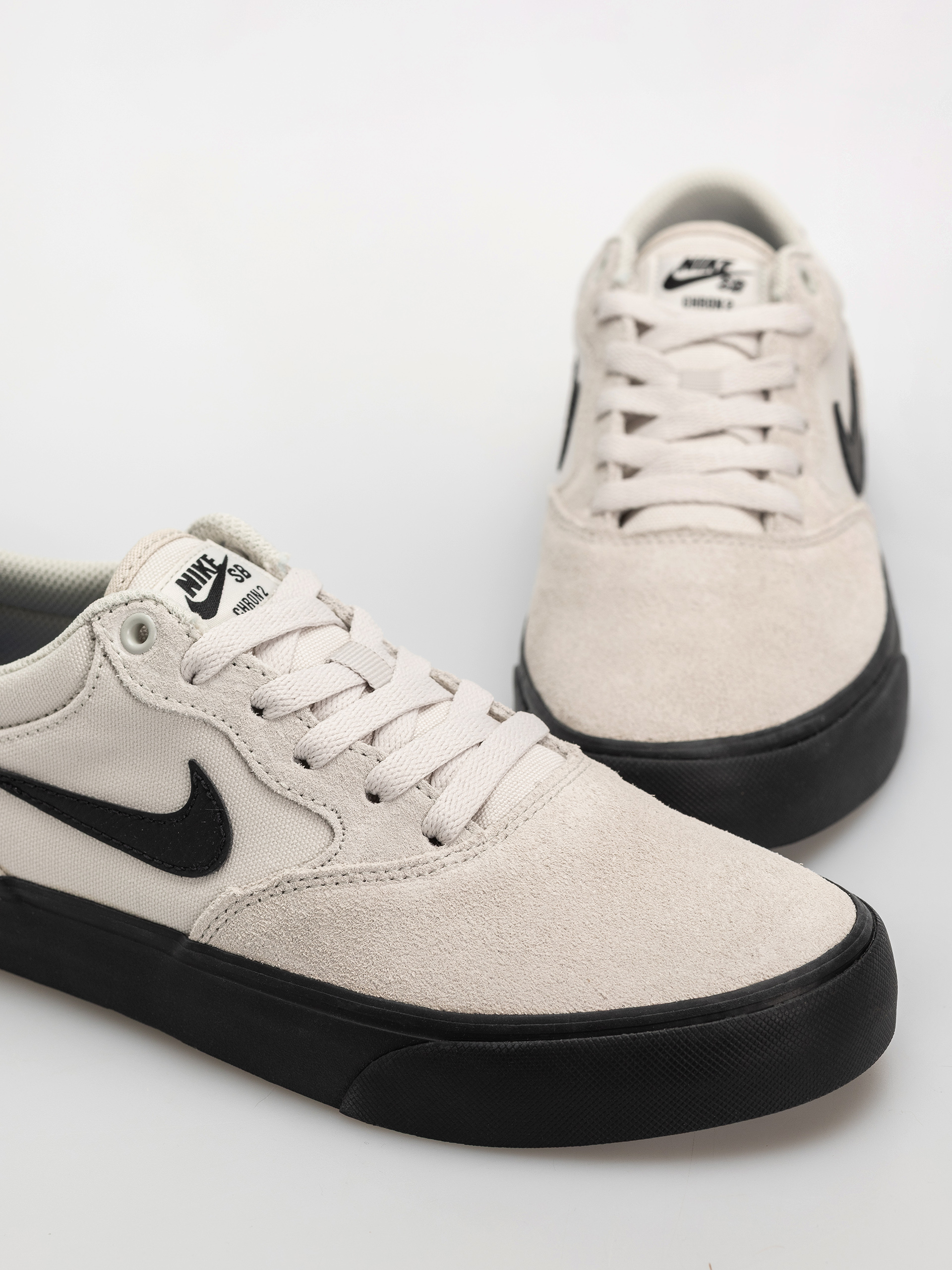 Обувки Nike SB Chron 2 (light bone/black/light bone/black)