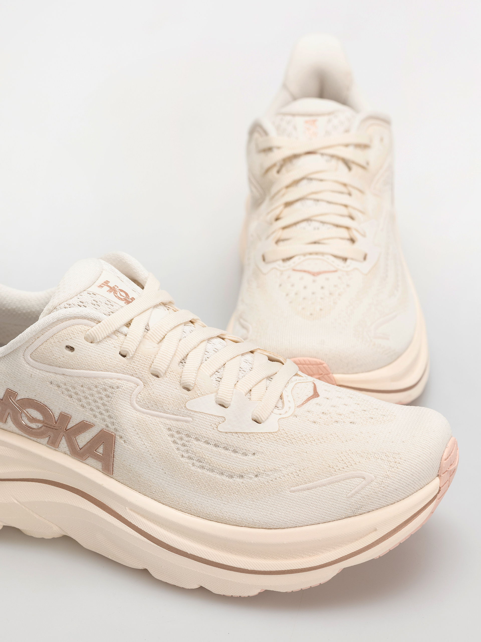 Обувки Hoka Clifton 10 Wmn (alabaster/rose gold)