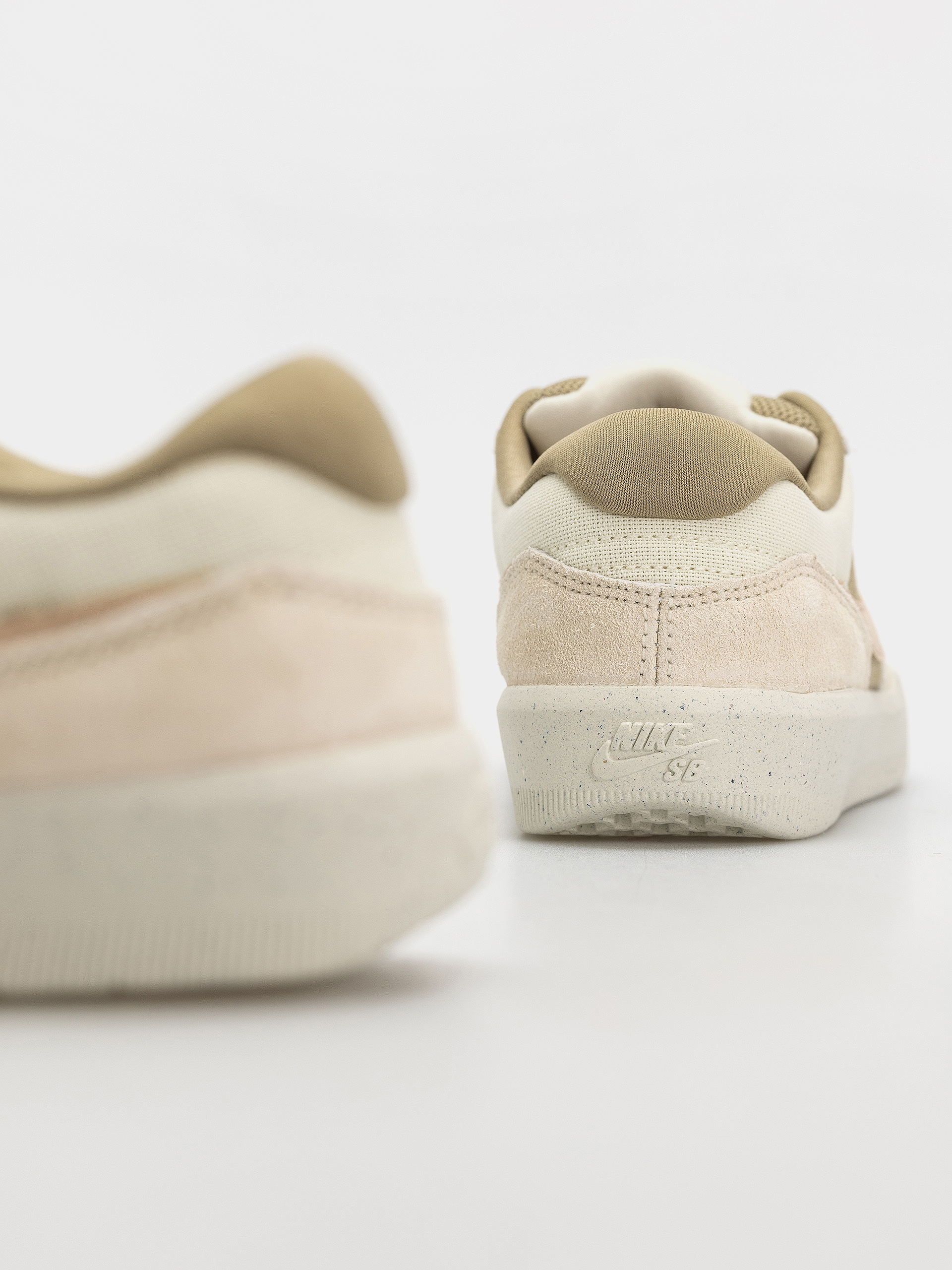 Обувки Nike SB Force 58 (coconut milk/linen/neutral olive)
