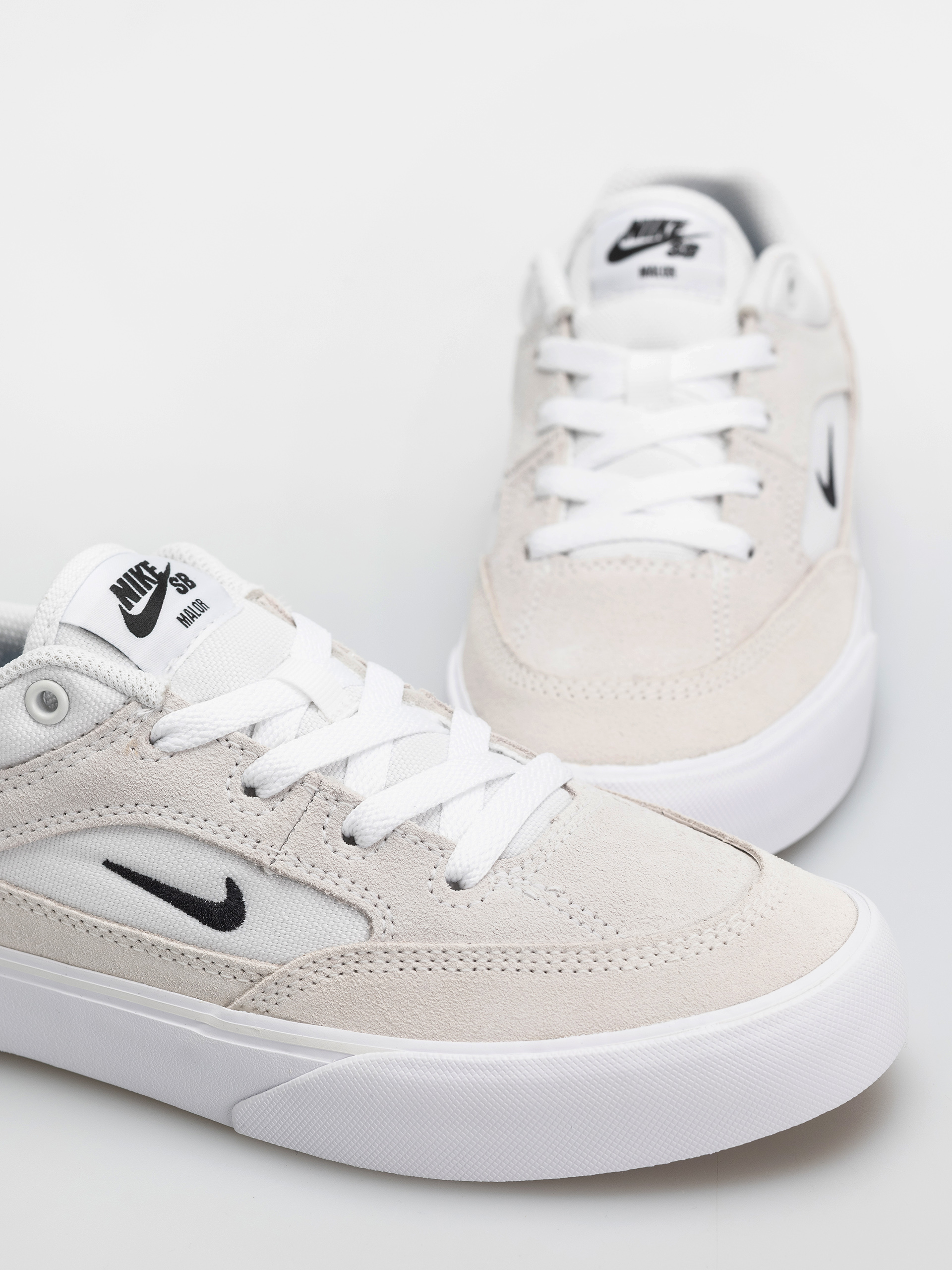 Обувки Nike SB Malor (white/black/summit white/gum light brown)