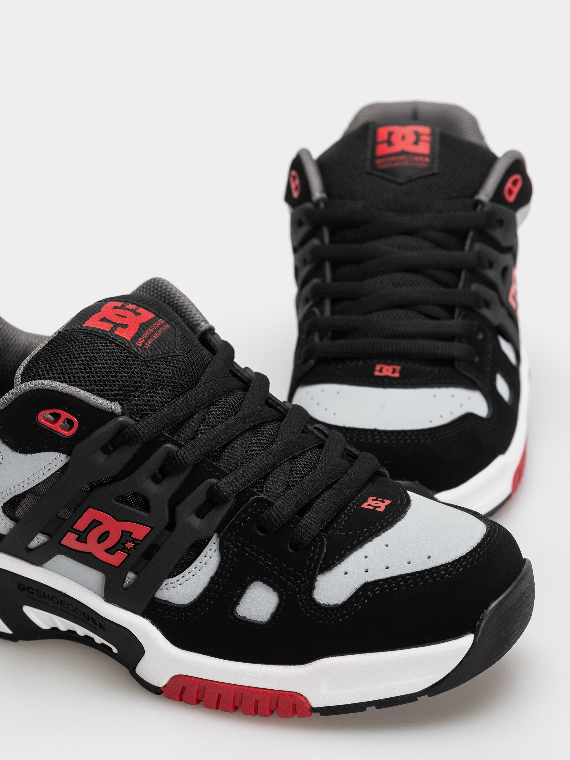 Обувки DC At 2 (black/grey/red)