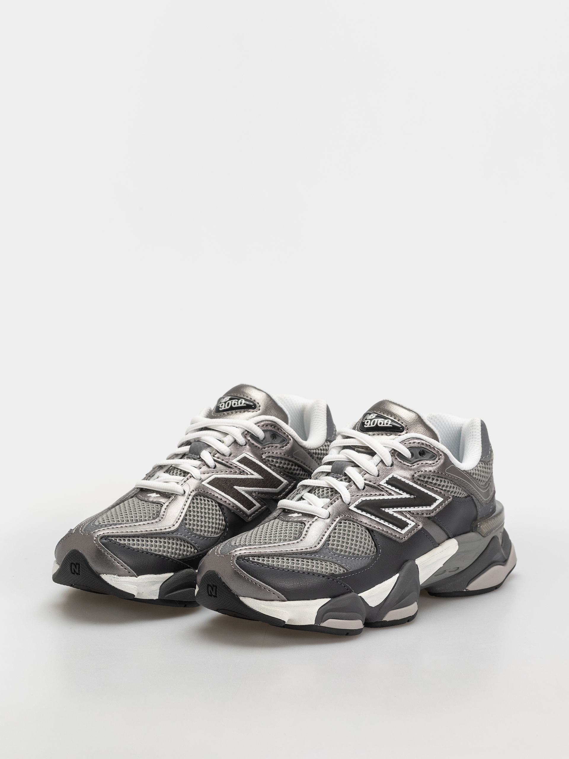Обувки New Balance 9060 JR (magnet/faded black)