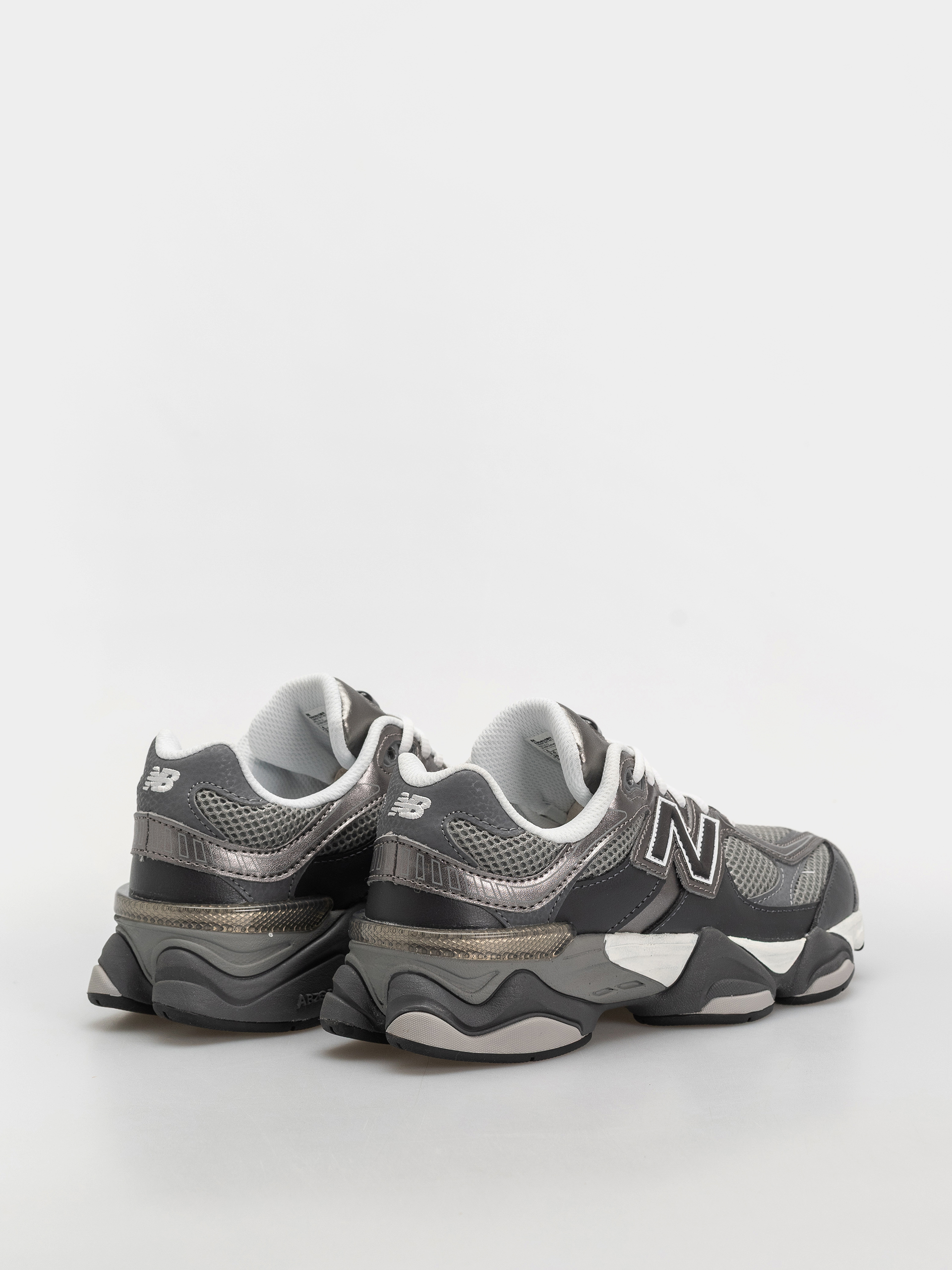 Обувки New Balance 9060 JR (magnet/faded black)