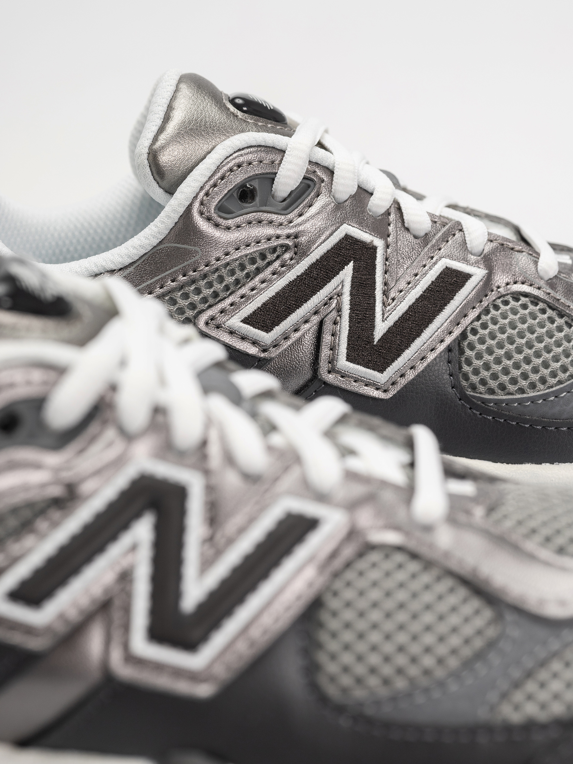 Обувки New Balance 9060 JR (magnet/faded black)