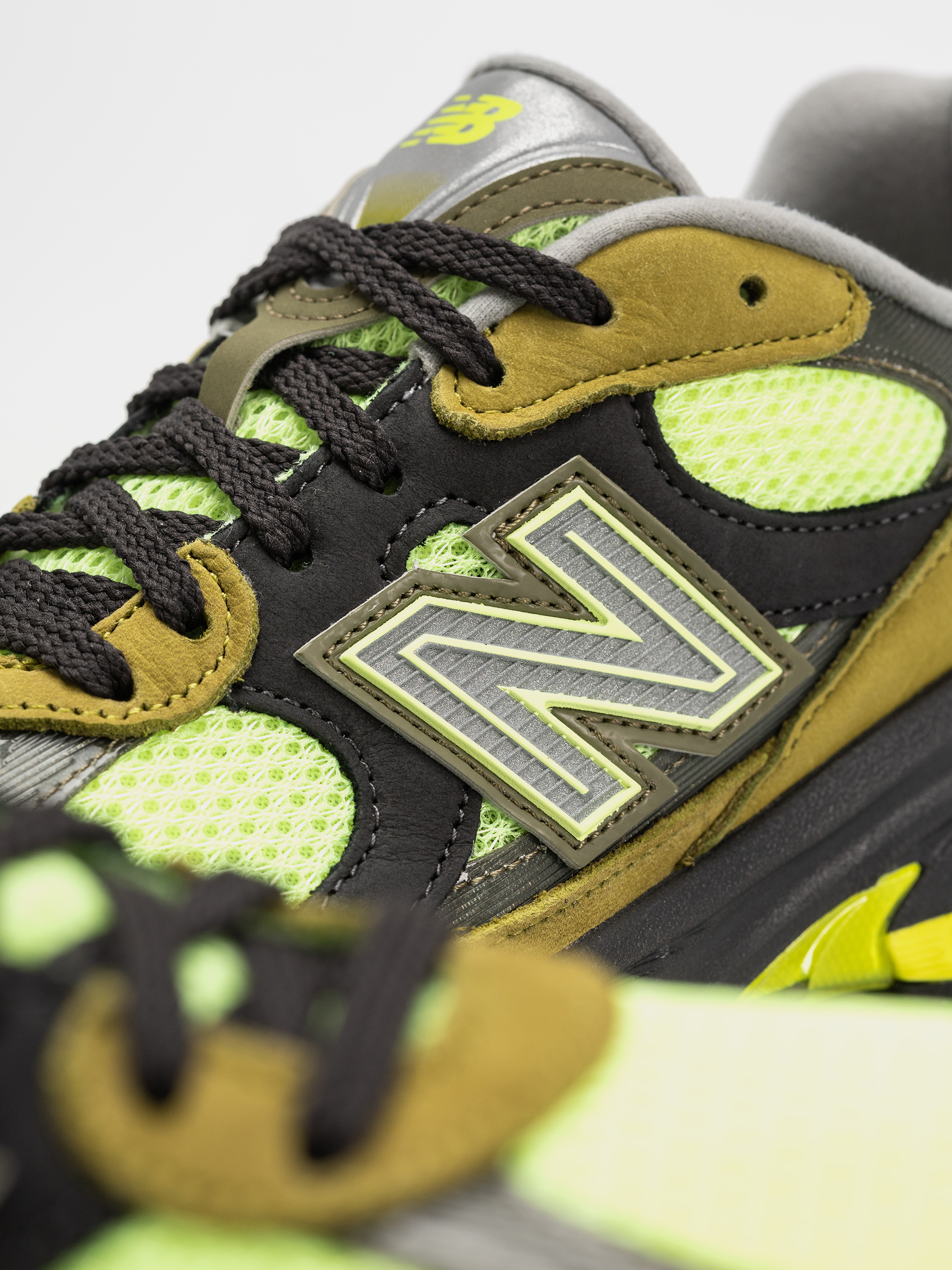 Обувки New Balance 2010 (sea moss/afterglow/alkaline green)