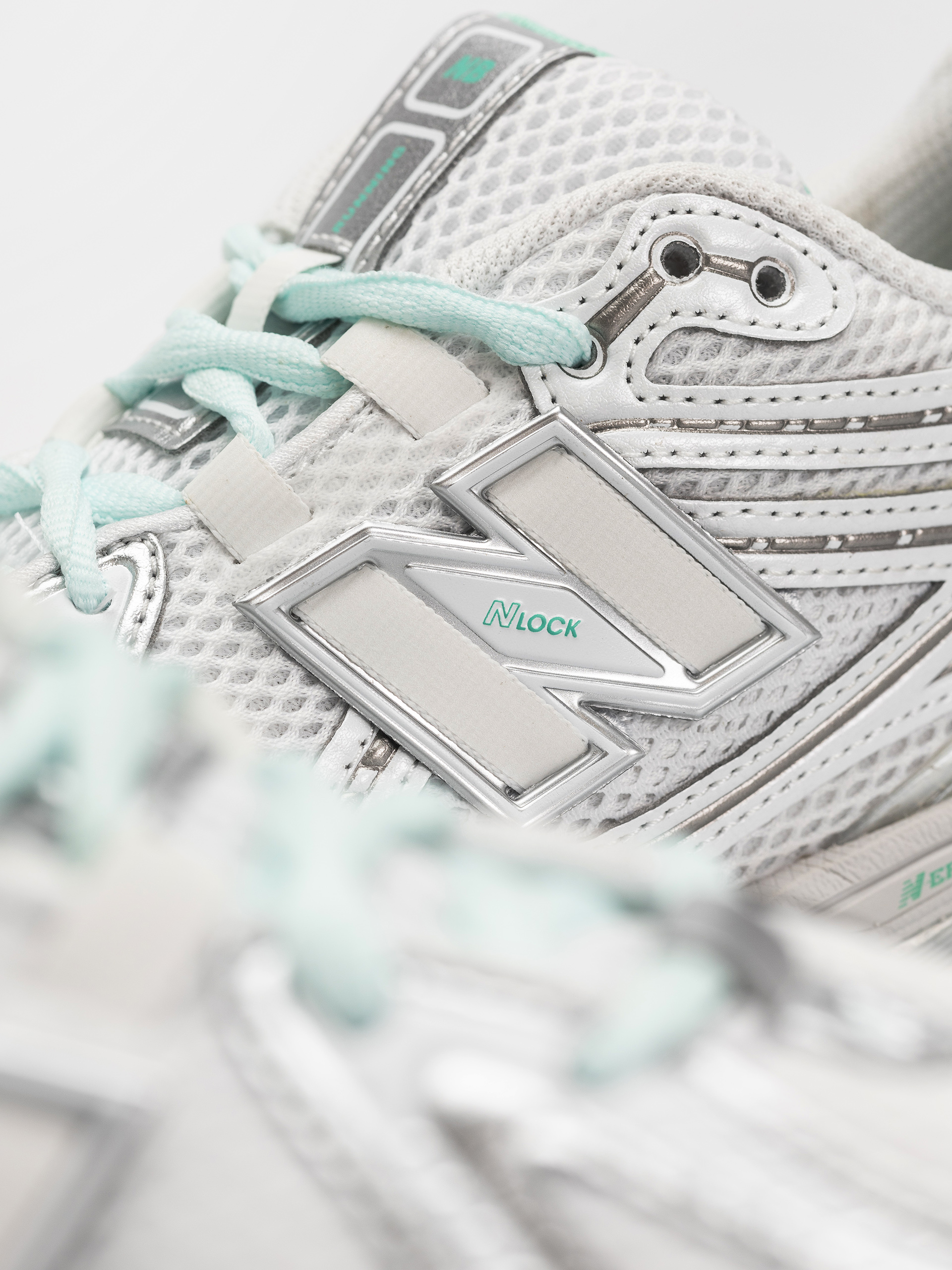 Обувки New Balance 1906 (103 white/deep end)
