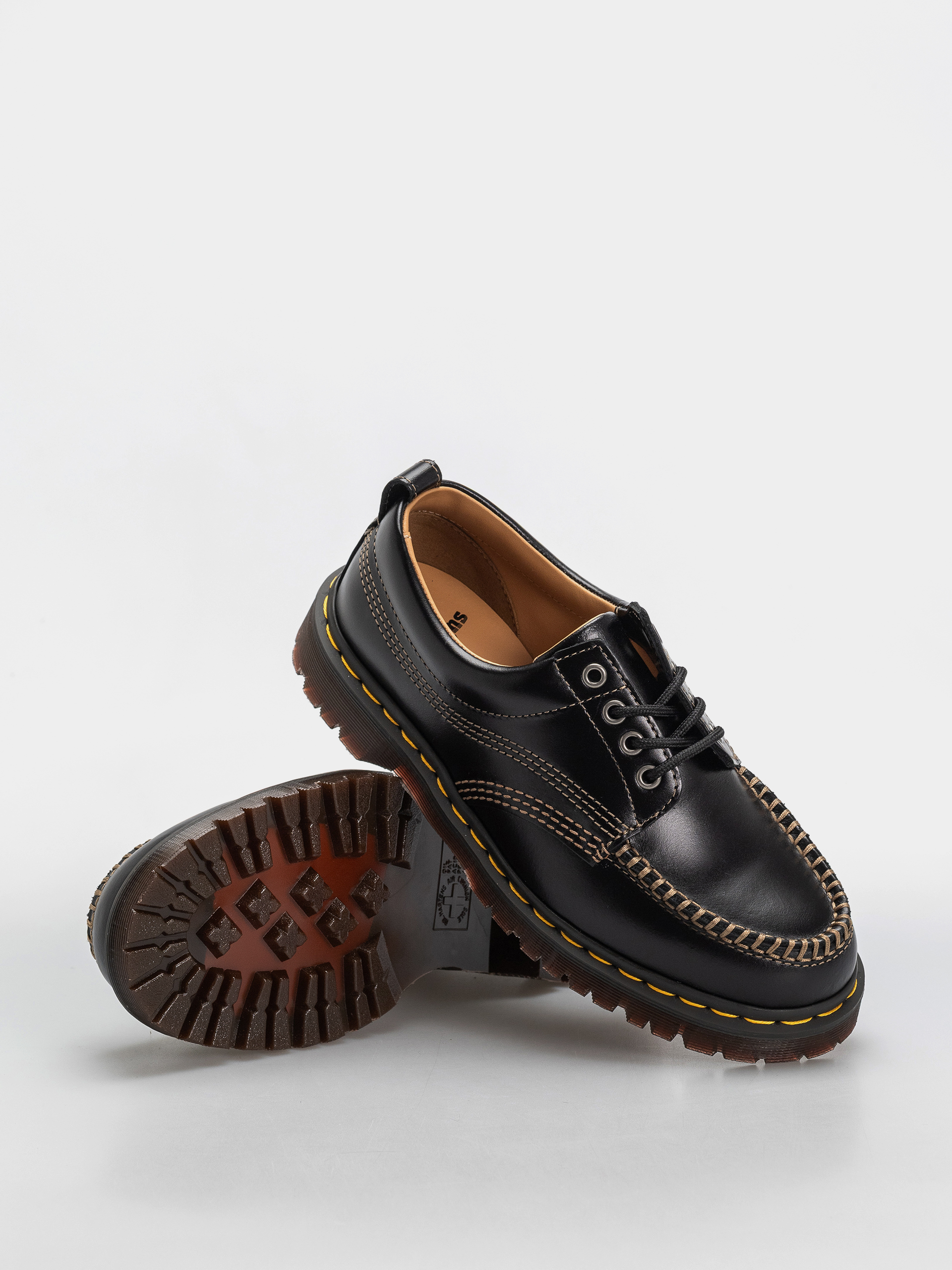 Обувки Dr. Martens Lowell (black analine)