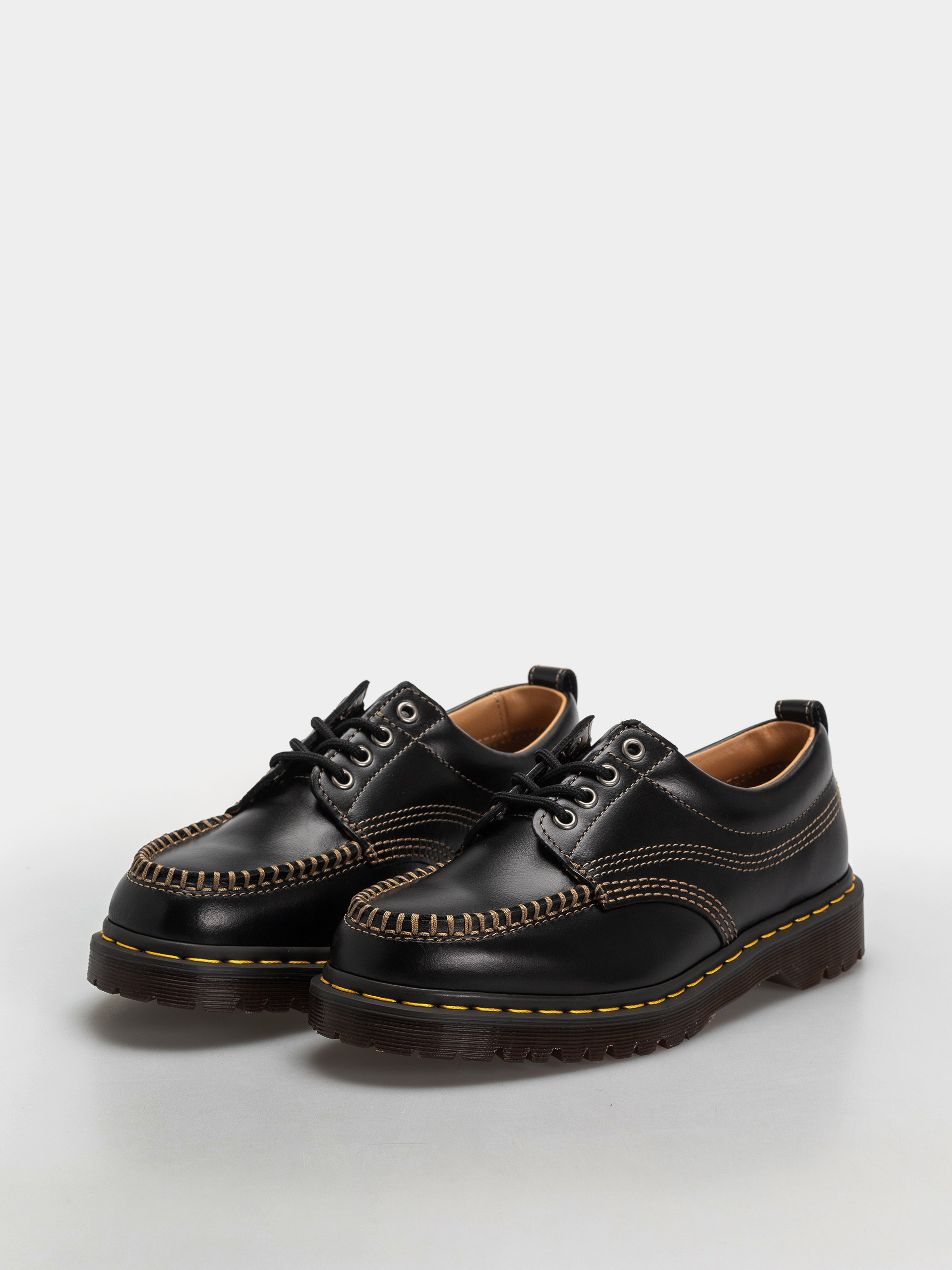 Обувки Dr. Martens Lowell (black analine)