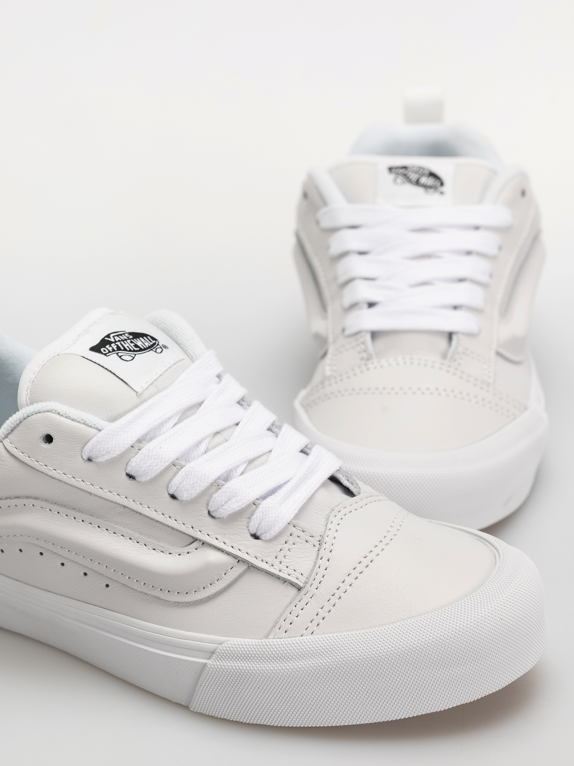 Обувки Vans Knu Skool (true white/true)