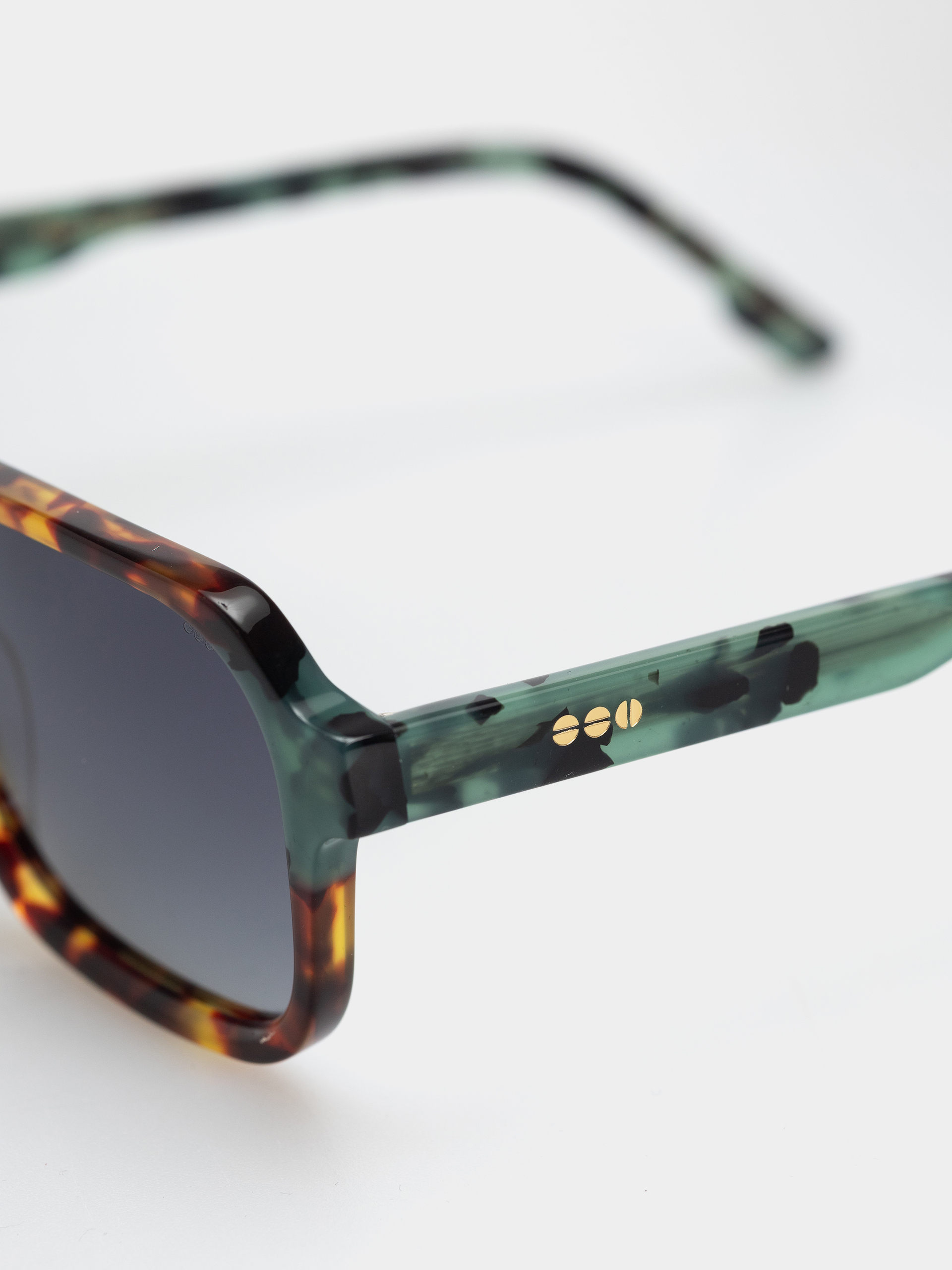 Слънчеви очила Komono Romeo (teal tortoise)