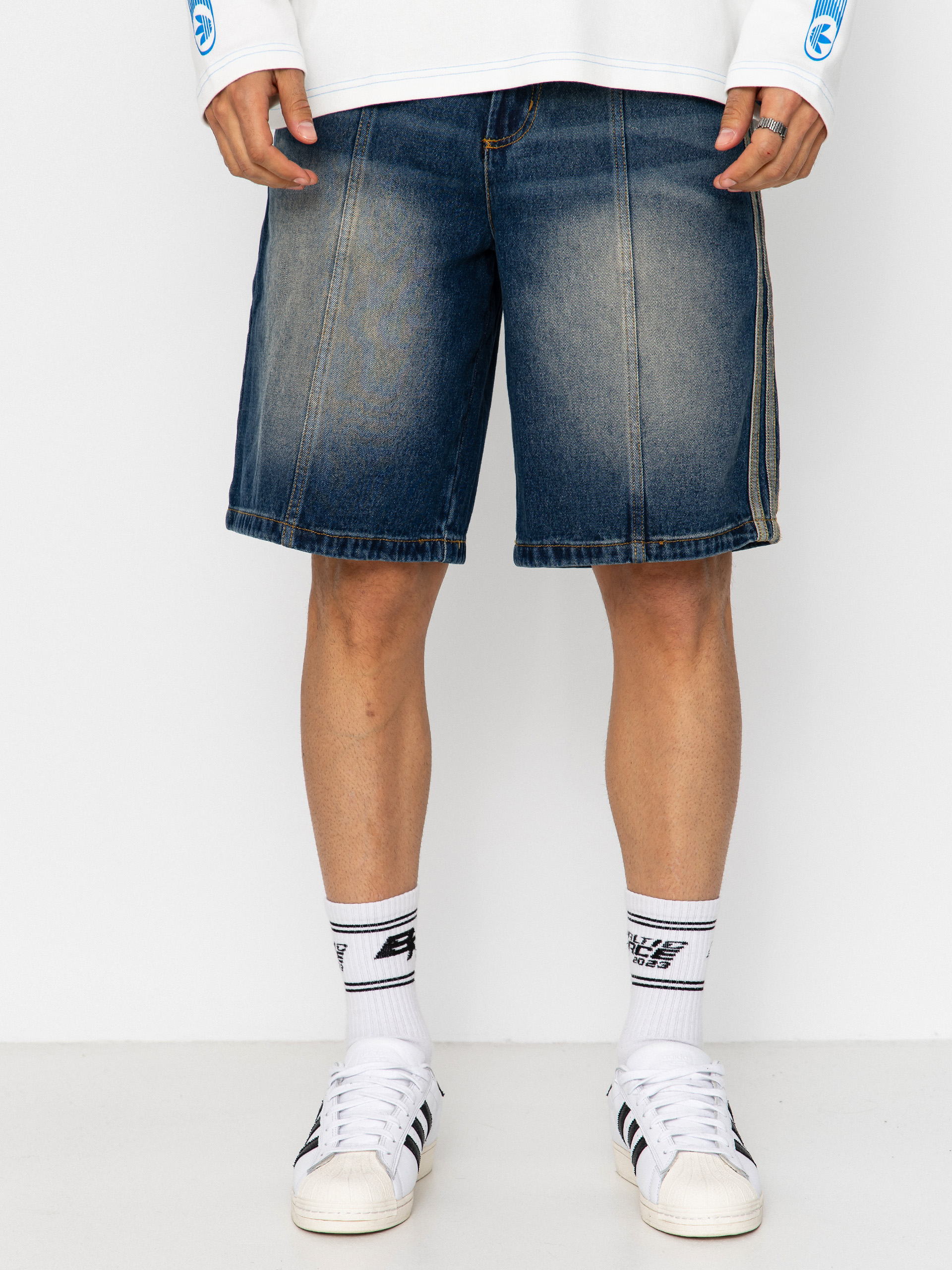Къси панталони adidas Tyshawn Wd