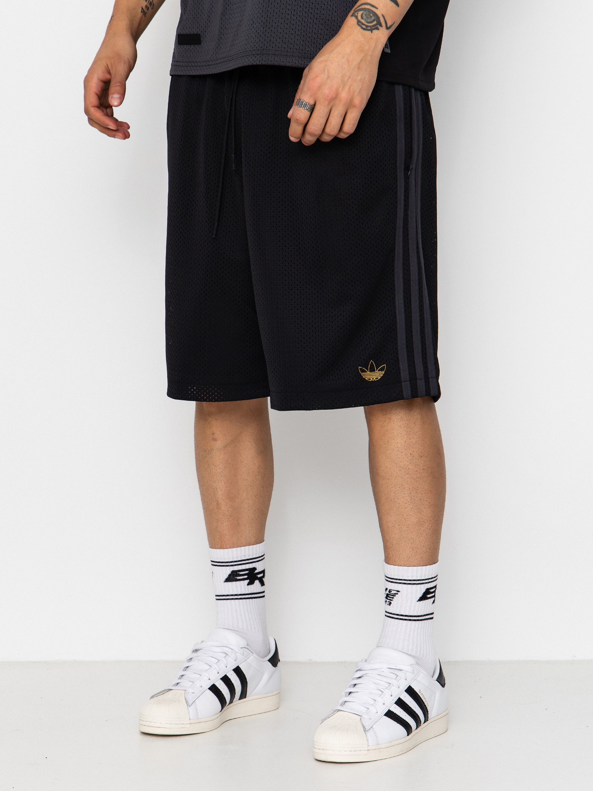Къси панталони adidas Tyshawn B (black/magold/carbon)