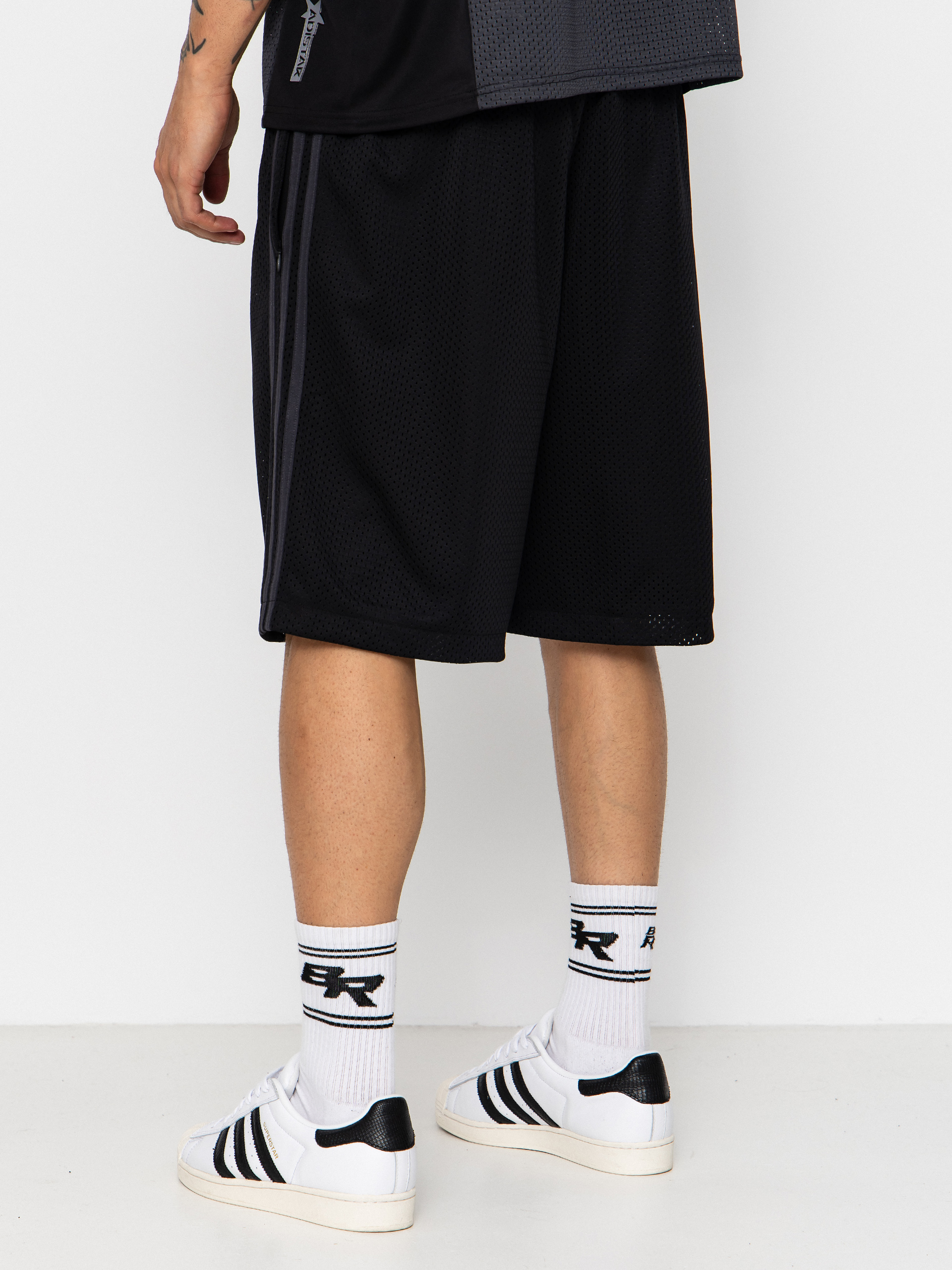 Къси панталони adidas Tyshawn B (black/magold/carbon)