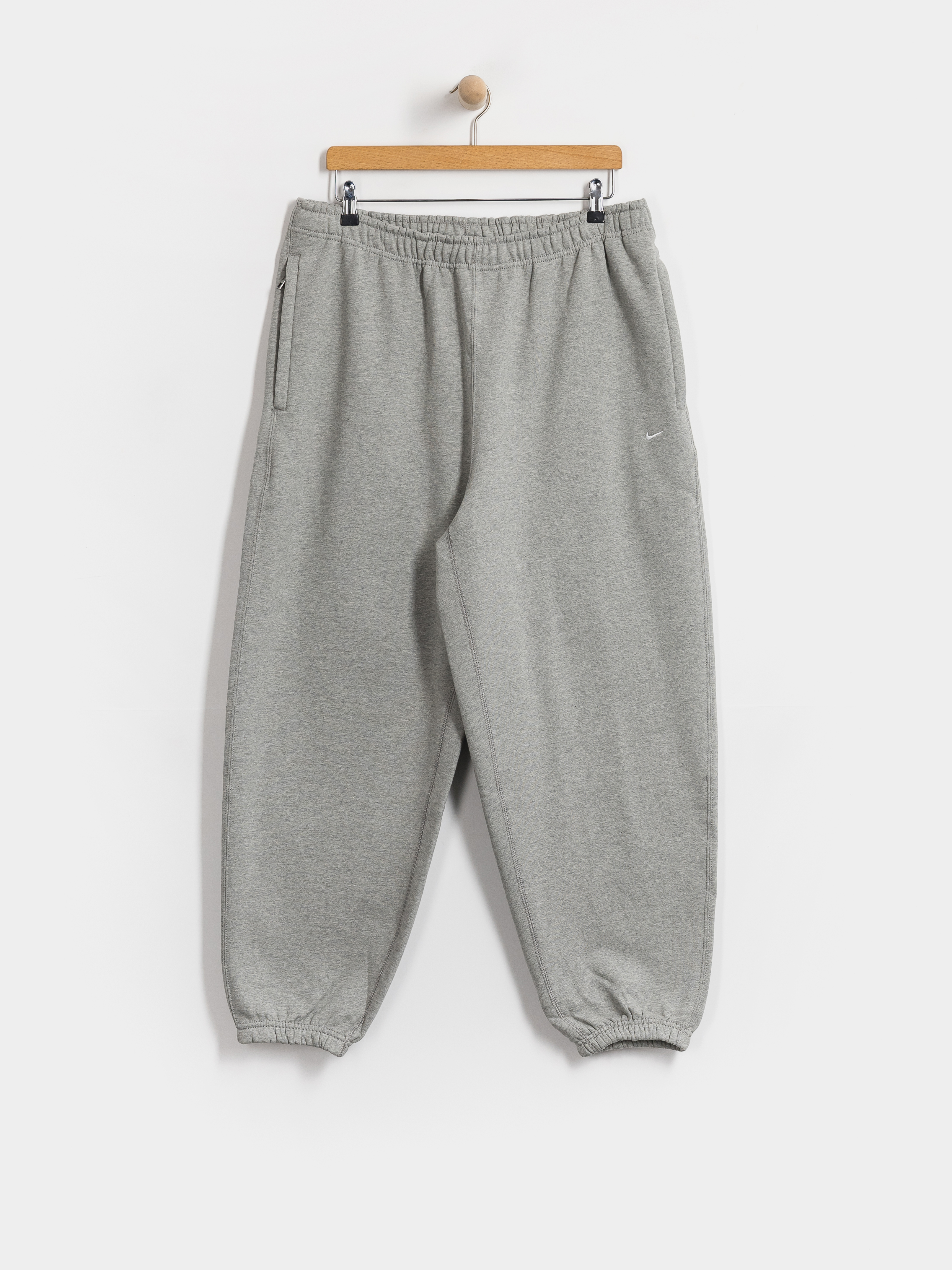 u041fu0430u043du0442u0430u043bu043eu043du0438 Nike SB Solo Swoosh (dk grey heather/lt smoke grey/white)