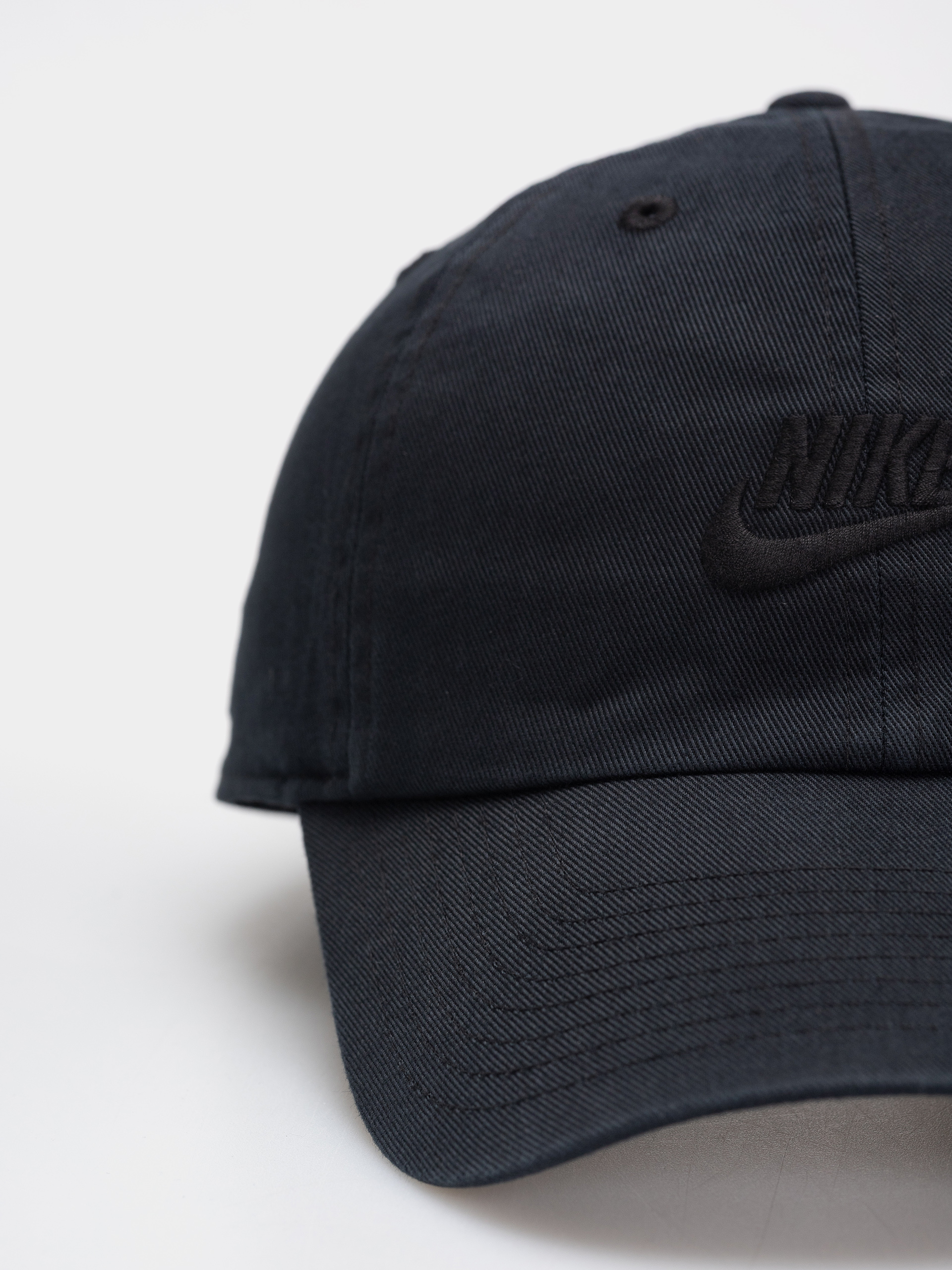 Шапка с козирка Nike SB Club (black/black)