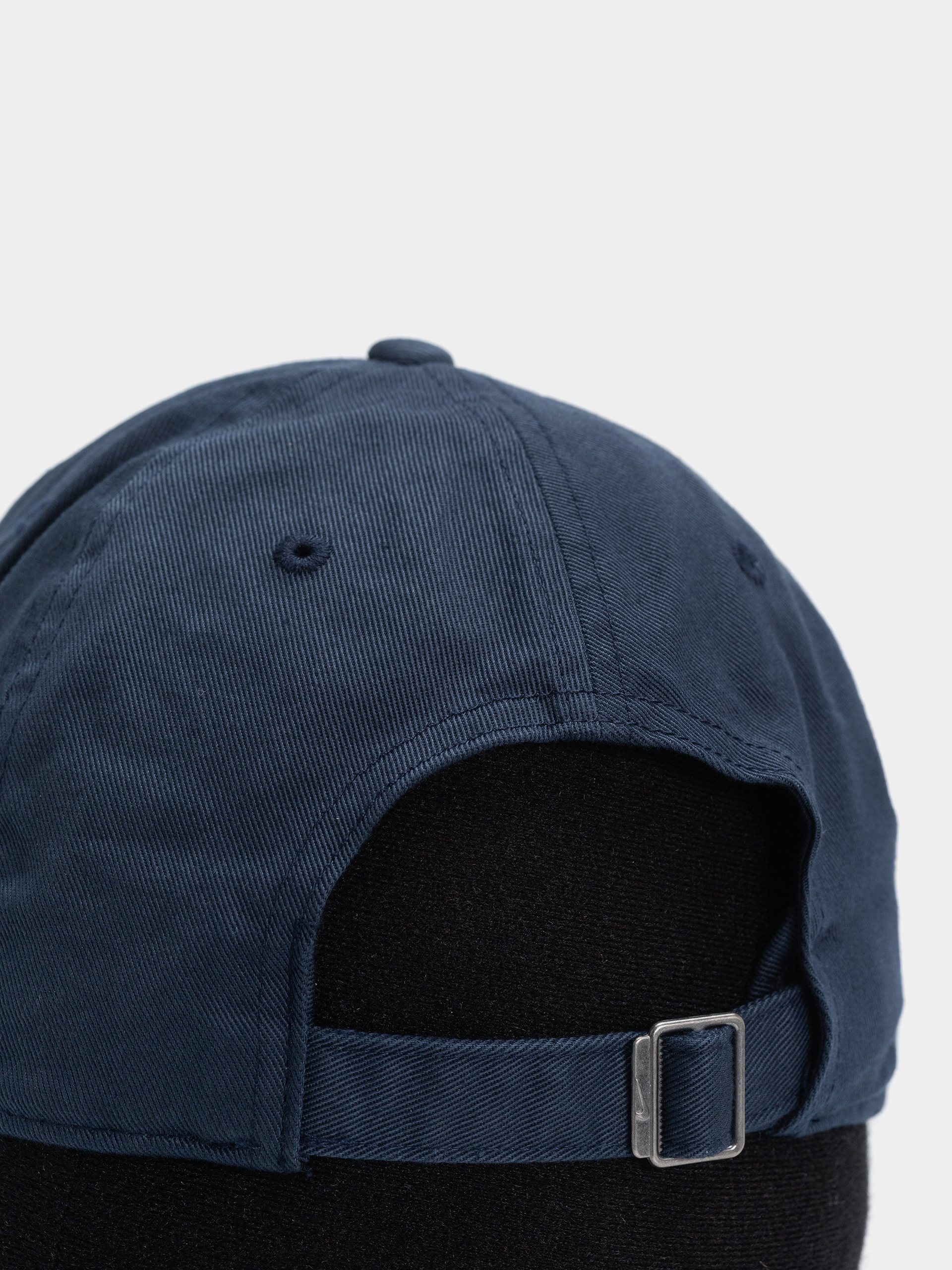 Шапка с козирка Nike SB Club (obsidian/white)