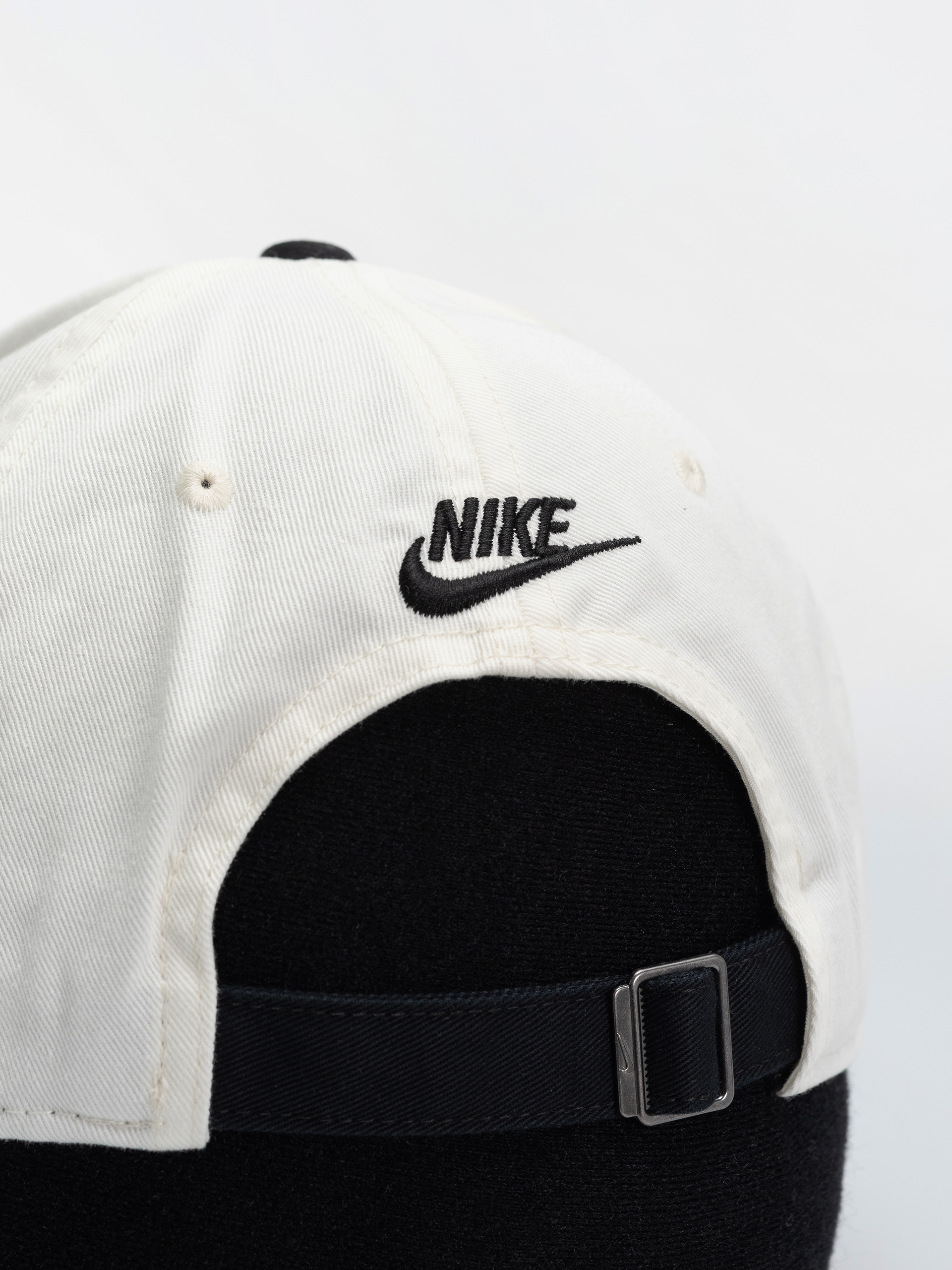 Шапка с козирка Nike SB Club Just Do It (sail/black/black)