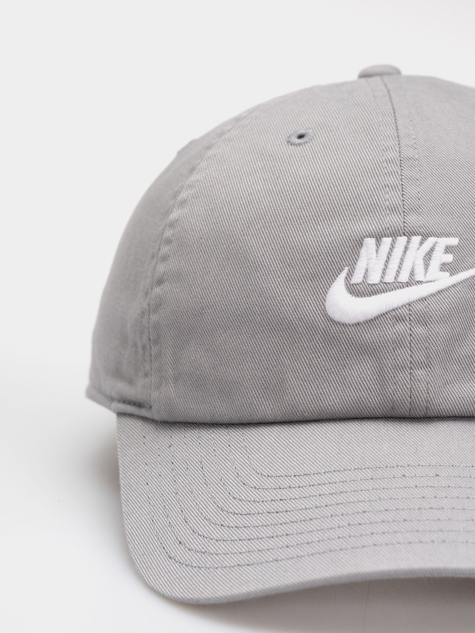Шапка с козирка Nike SB Club (particle grey/white)