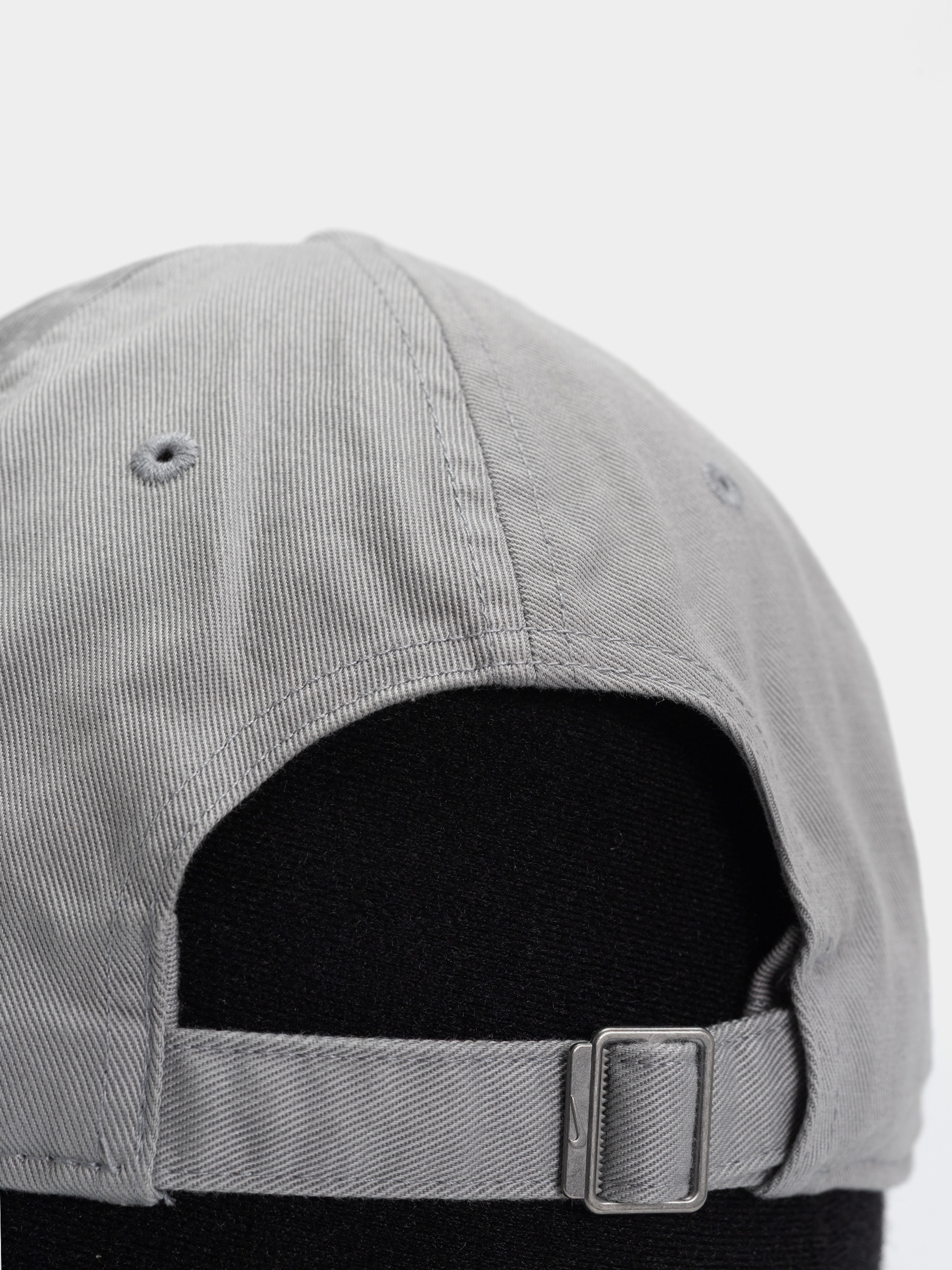 Шапка с козирка Nike SB Club (particle grey/white)