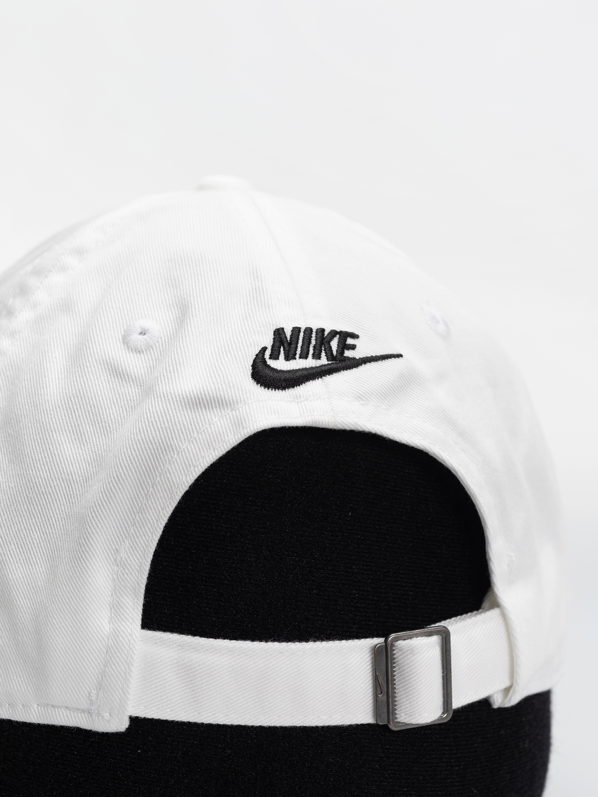Шапка с козирка Nike SB Club Just Do It (white/black)