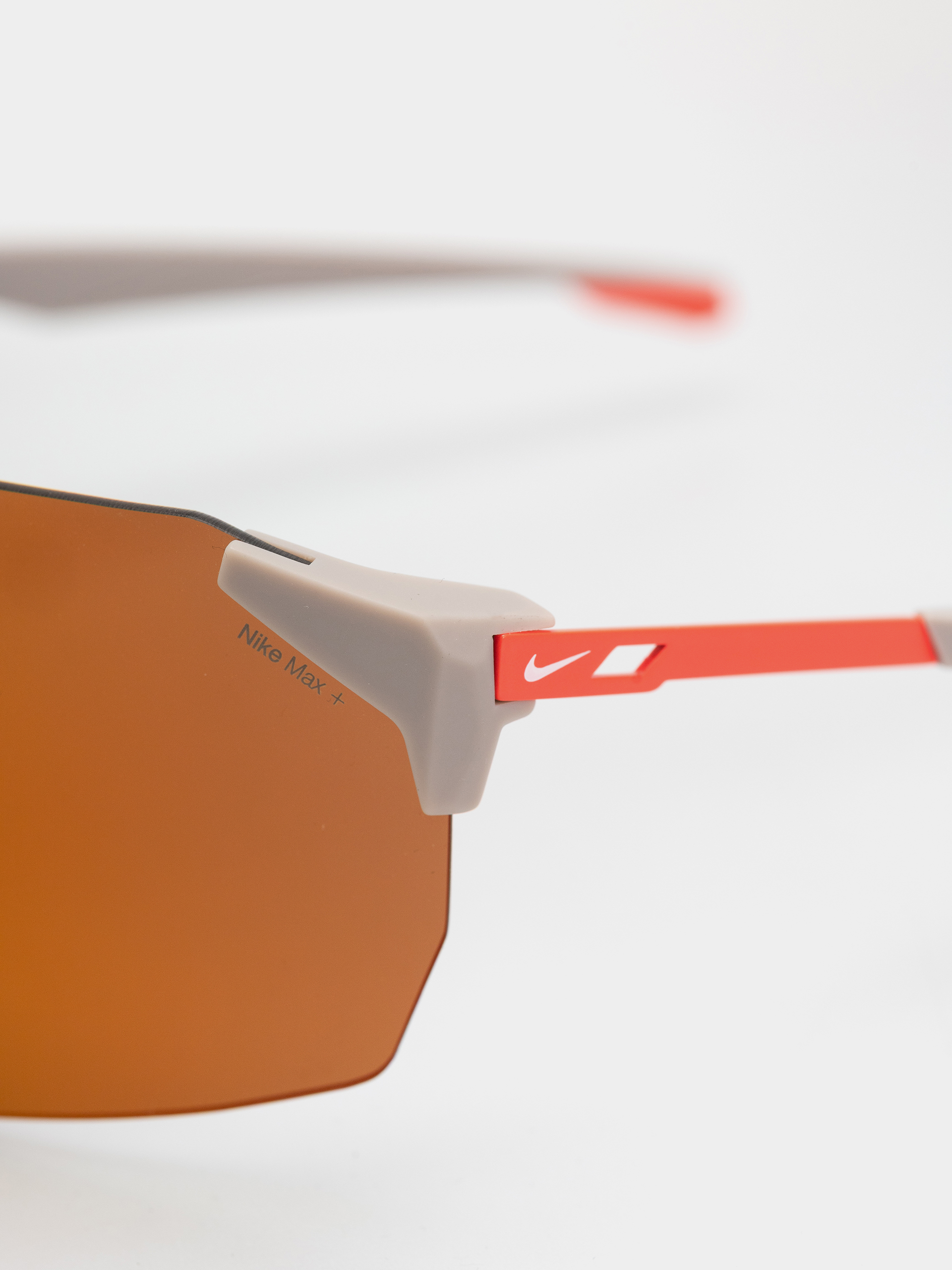 Слънчеви очила Nike Limitless Shield (college grey/orange mirror)