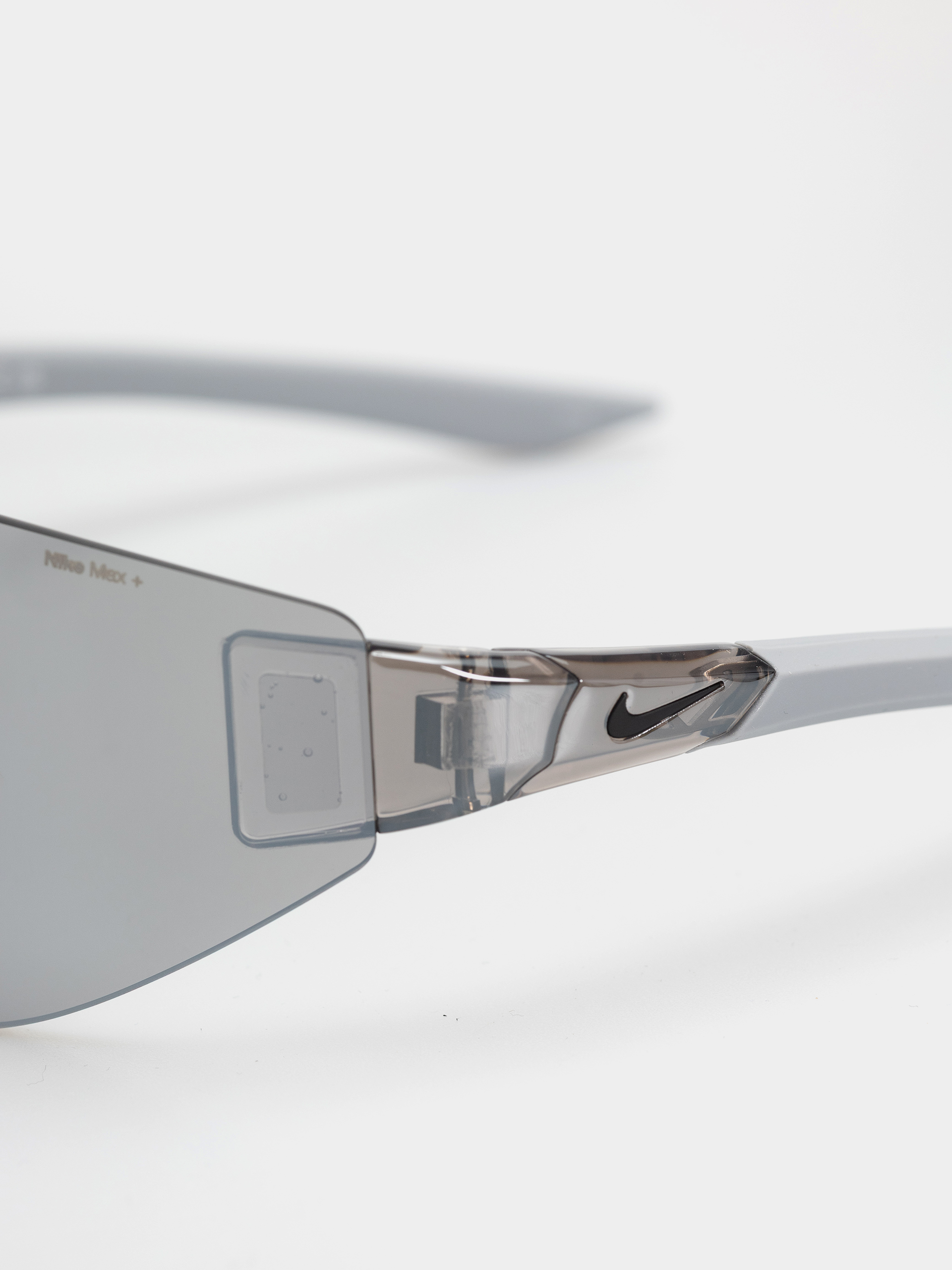 Слънчеви очила Nike Athena Edge (wolf grey/chrome mirror)