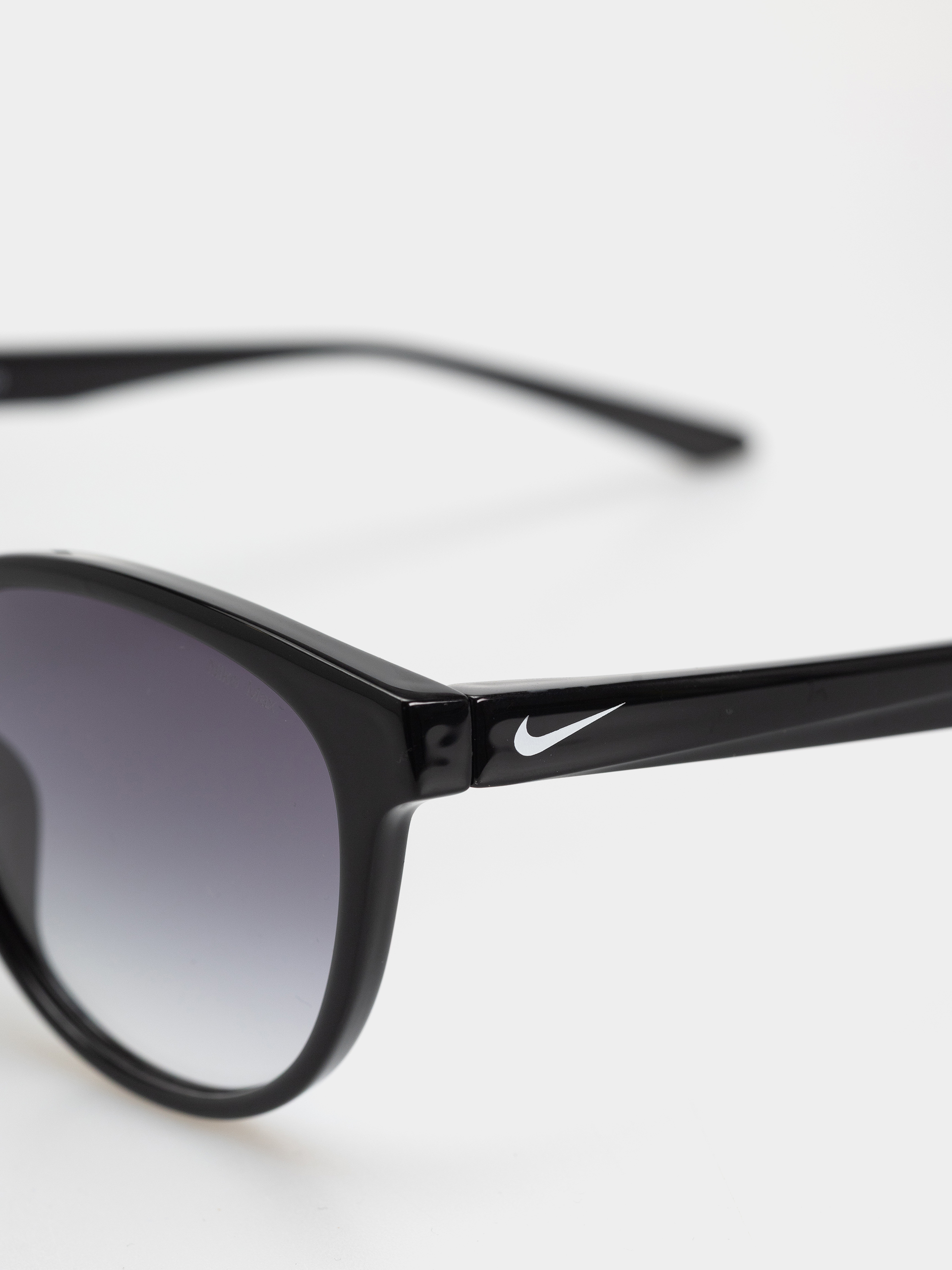 Слънчеви очила Nike Vital Trend (black/smoke gradient)