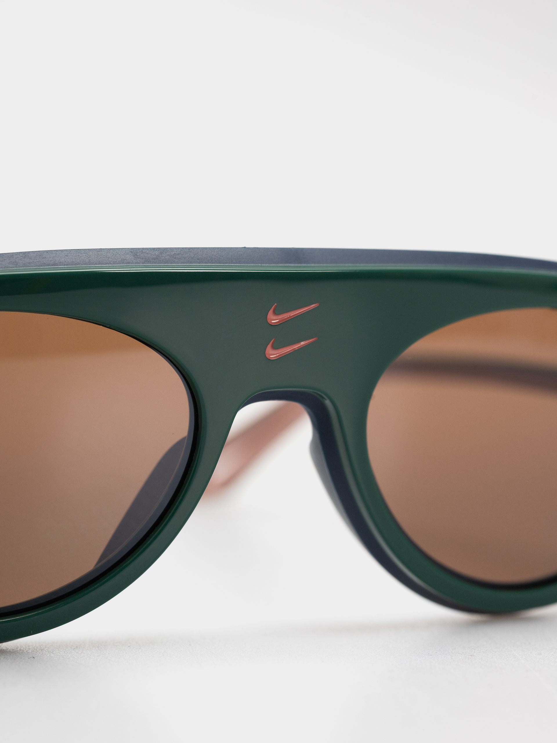 Слънчеви очила Nike Forge Envy (fir/mauve)