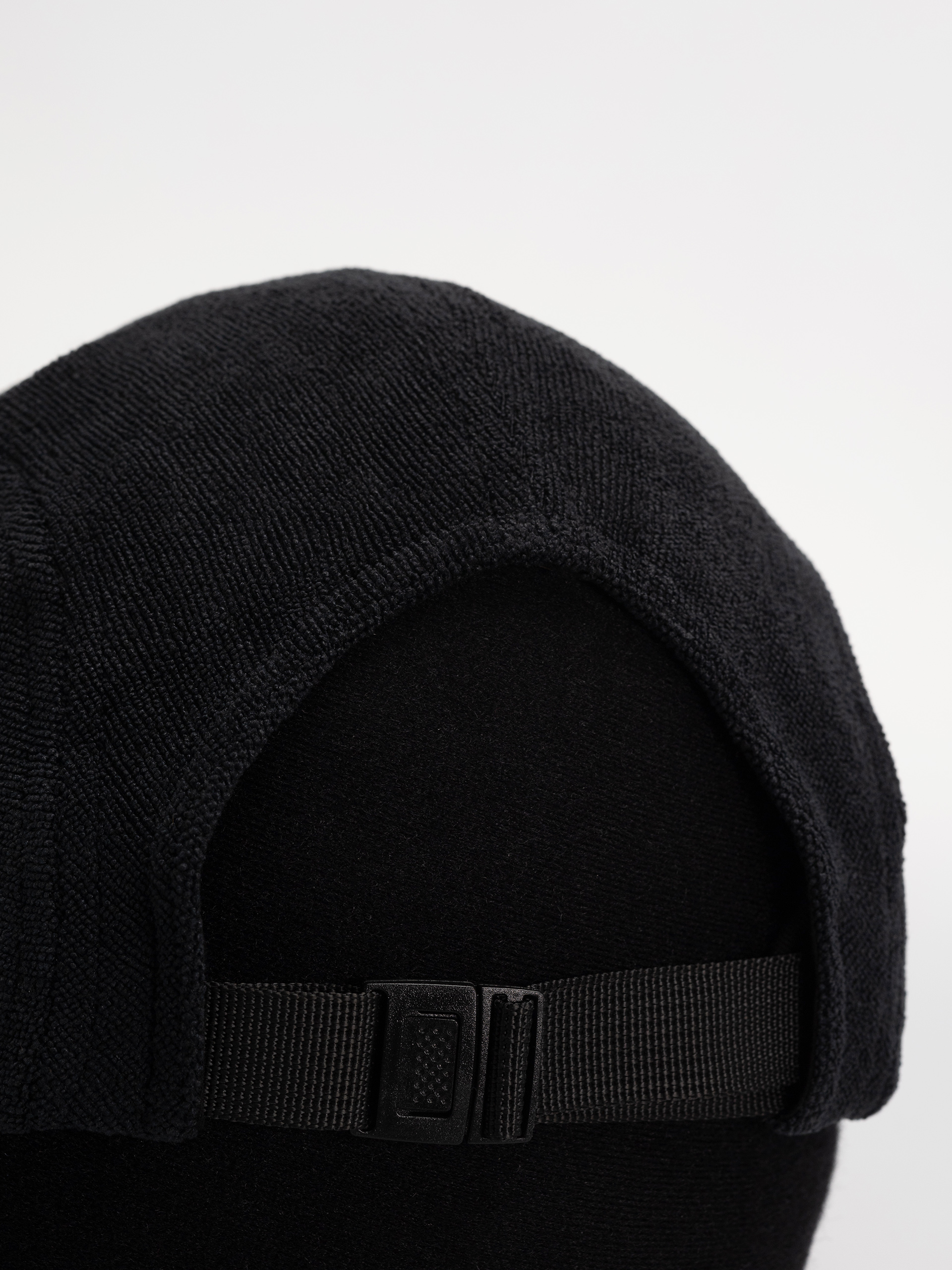 Шапка с козирка RipNDip Castanza Camper (black)