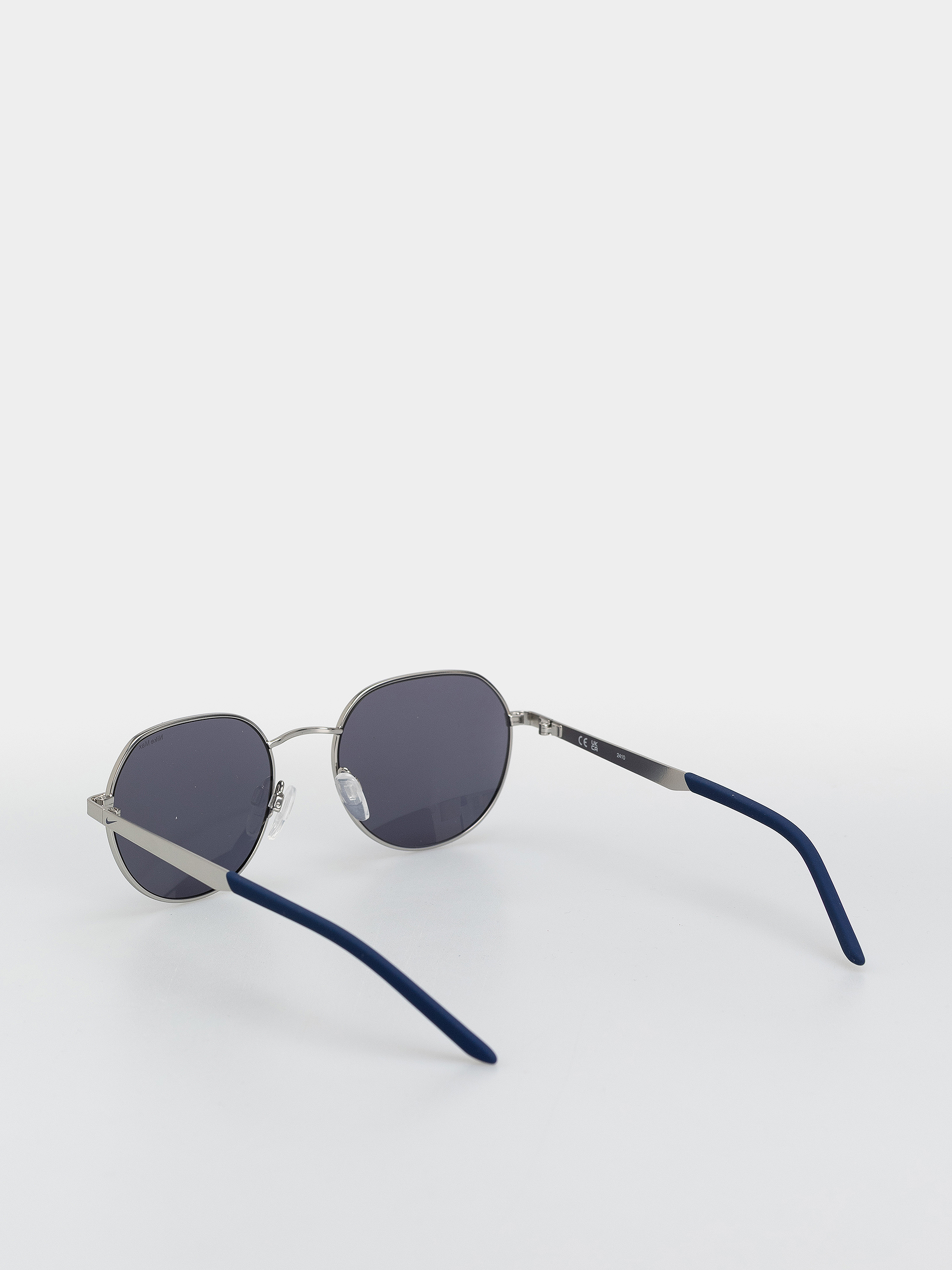 Слънчеви очила Nike Traveler Trend (satin silver/blue)