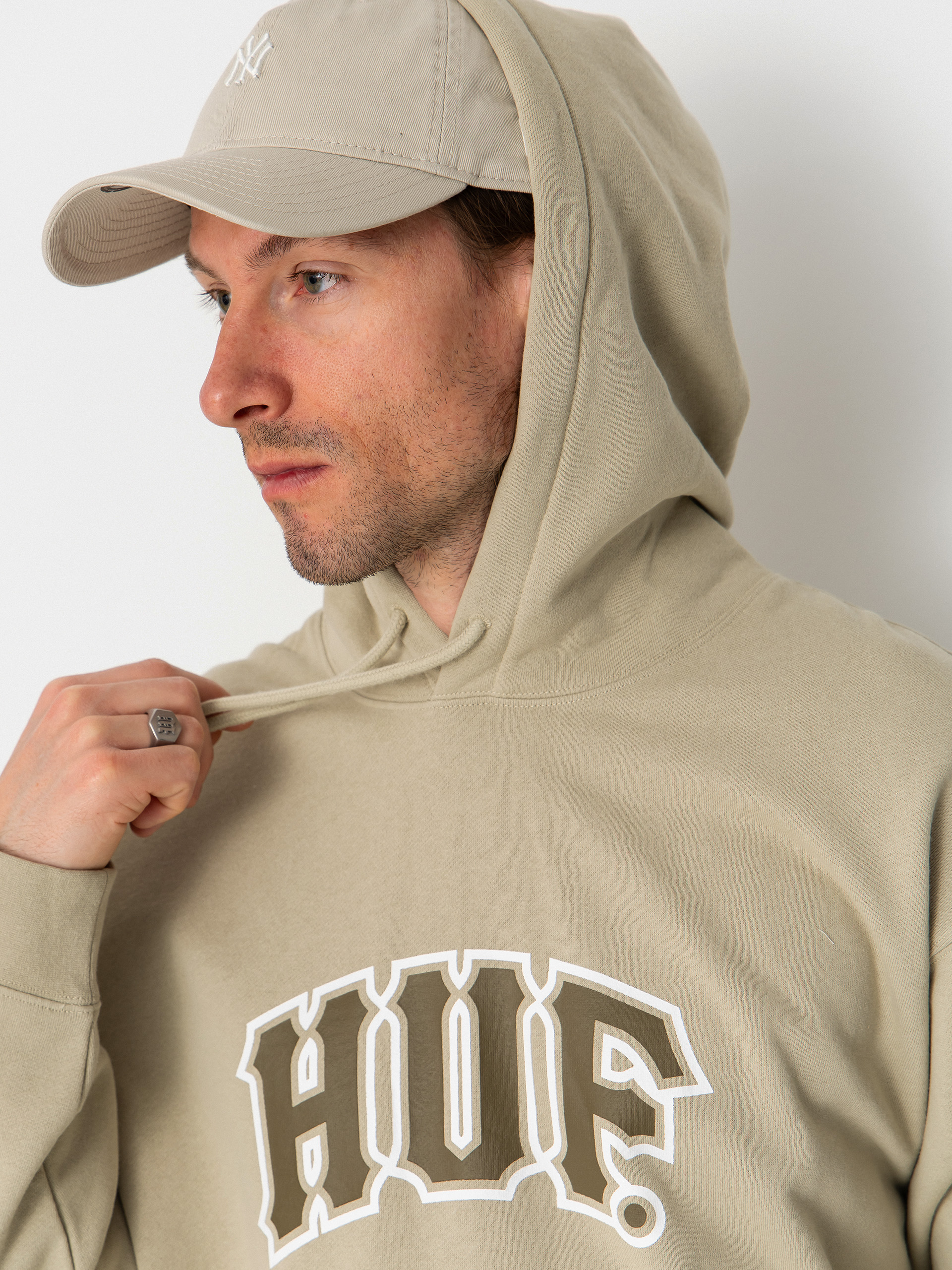 Суитшърт с качулка HUF Classic Arch HD (sand)