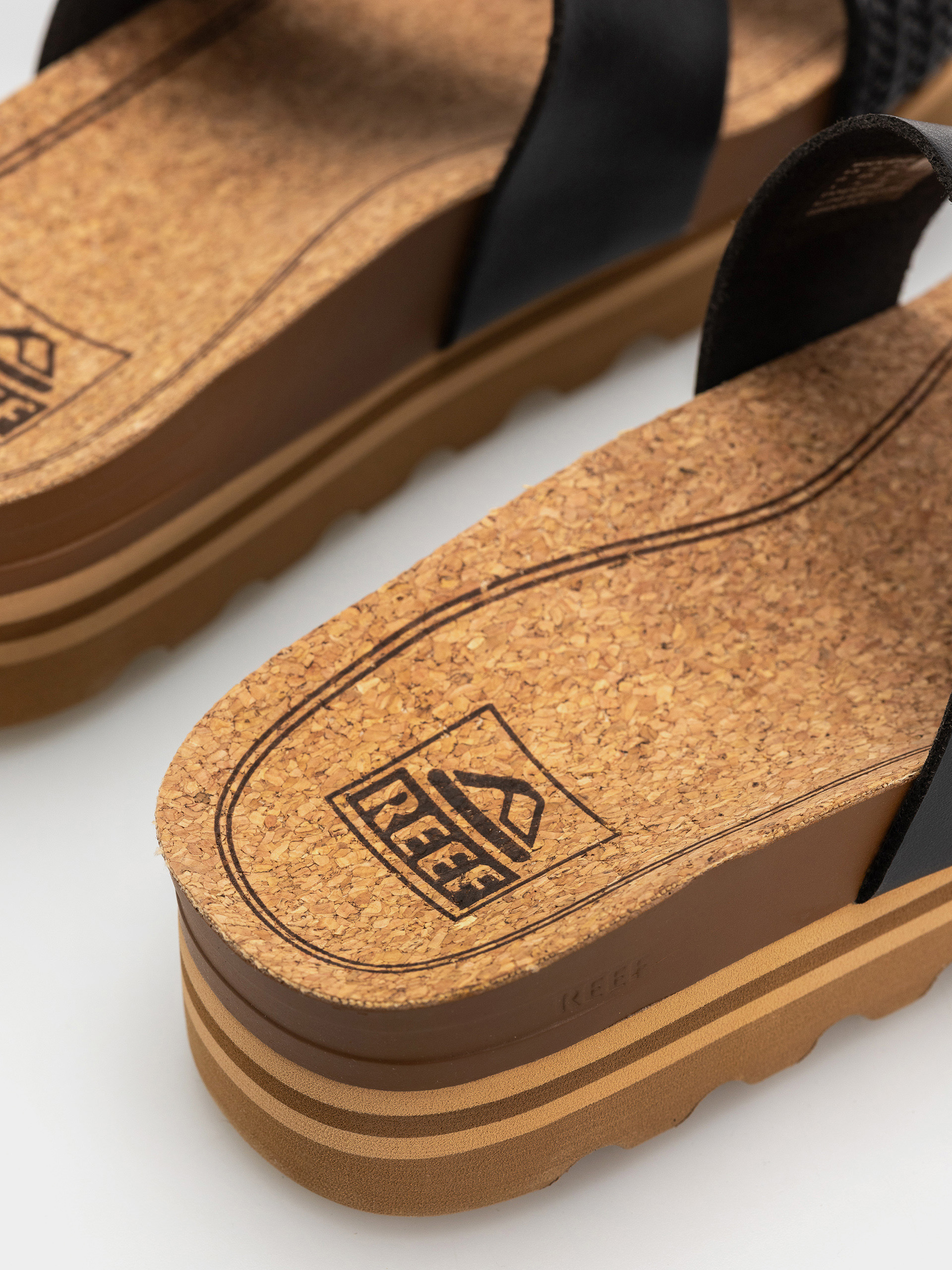 Чехли Reef Cushion Vista Hi Wmn (black braid)